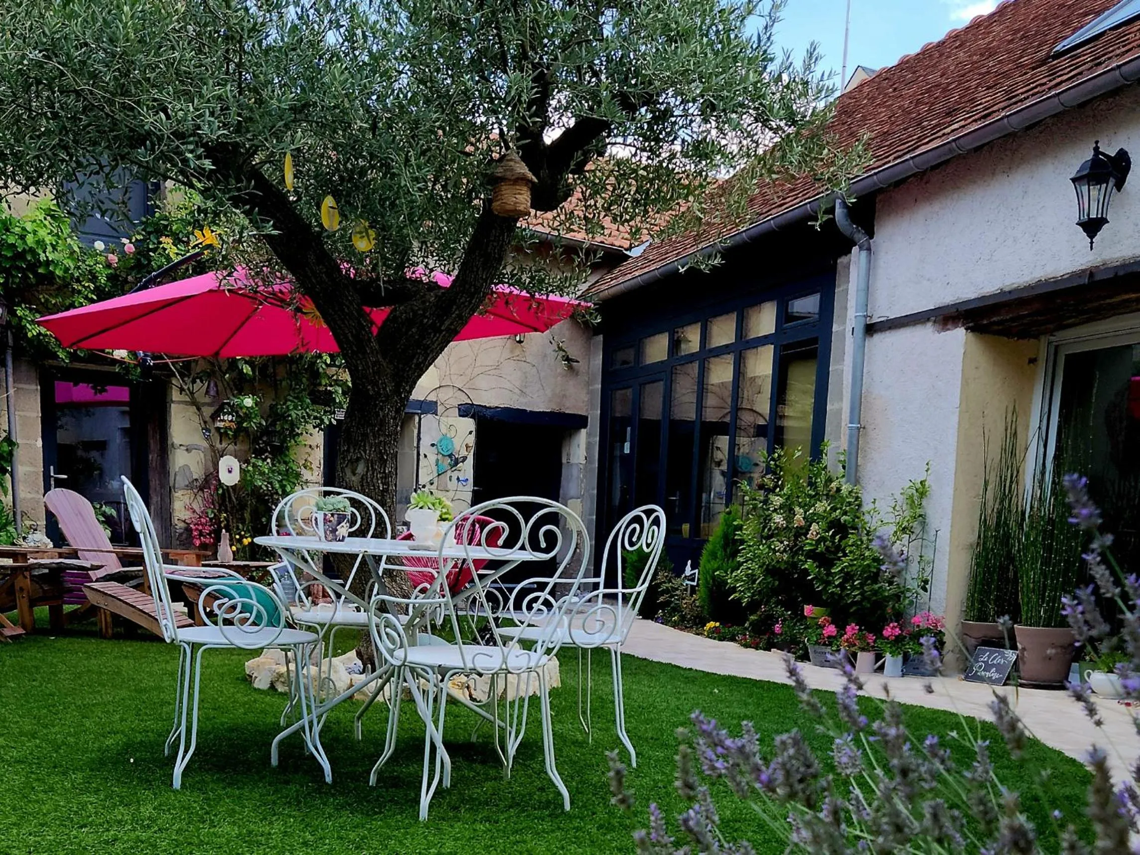 Garden in Le clos Pascaline