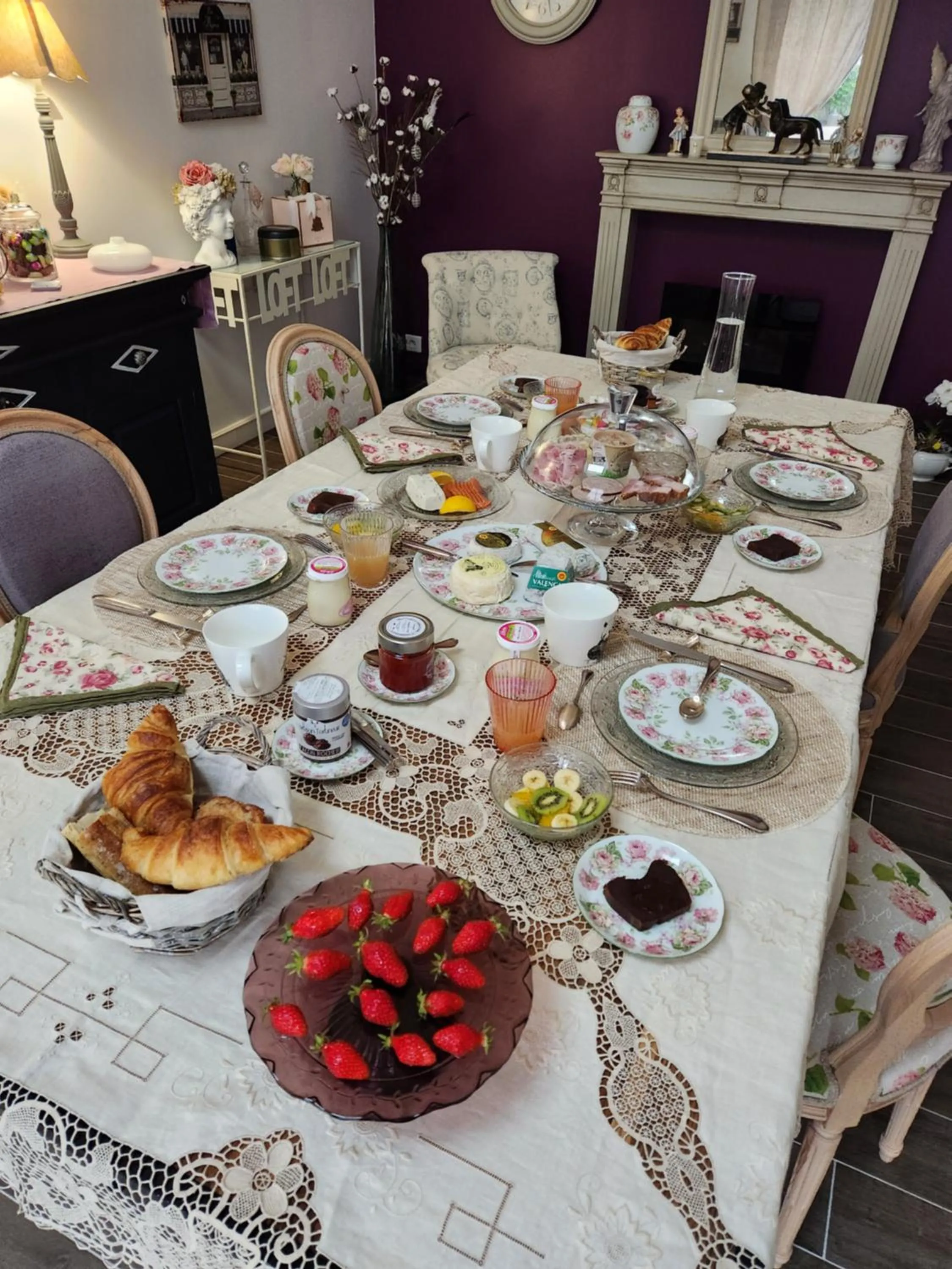 Breakfast in Le clos Pascaline