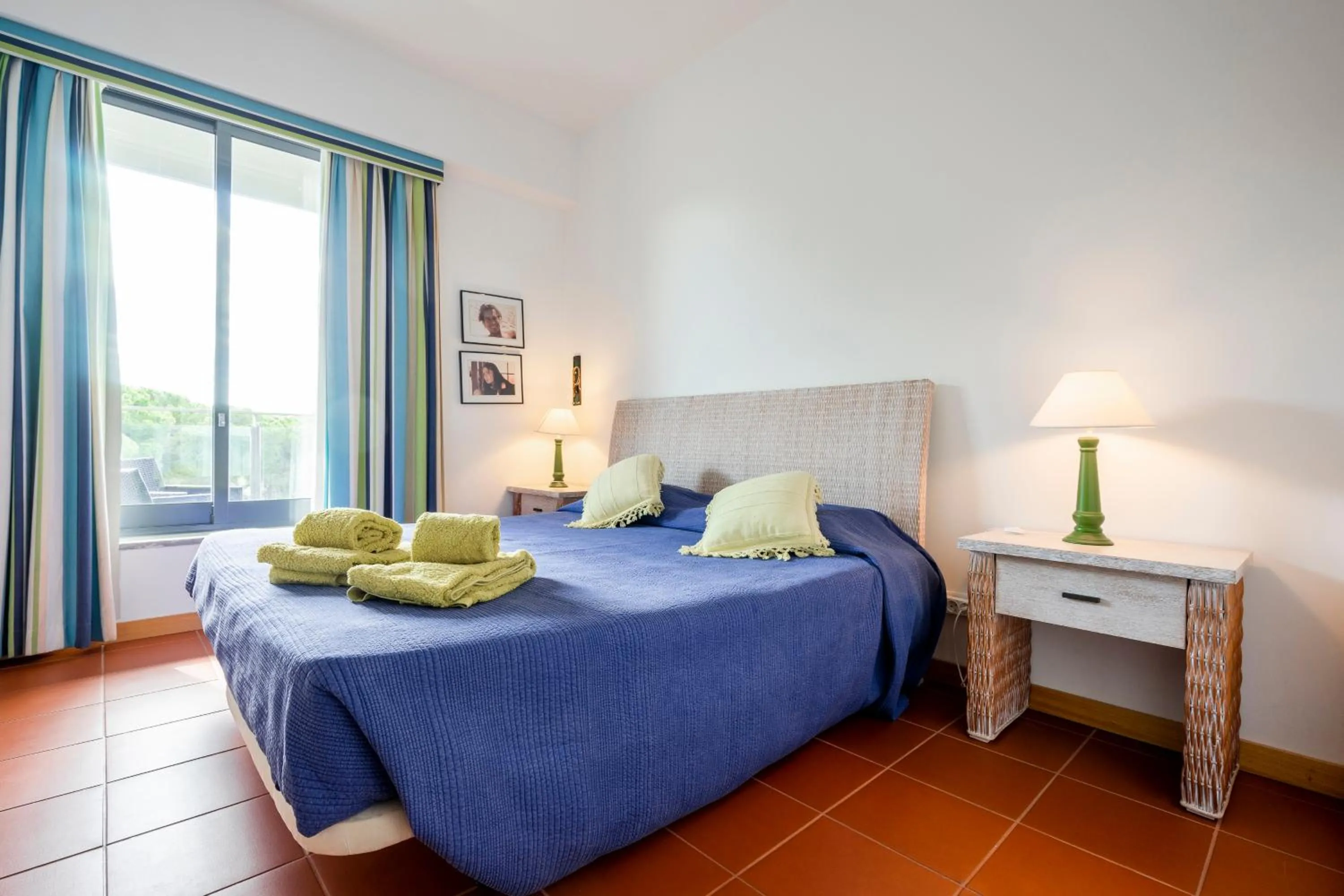 Bedroom, Bed in Golf Residence Apartment