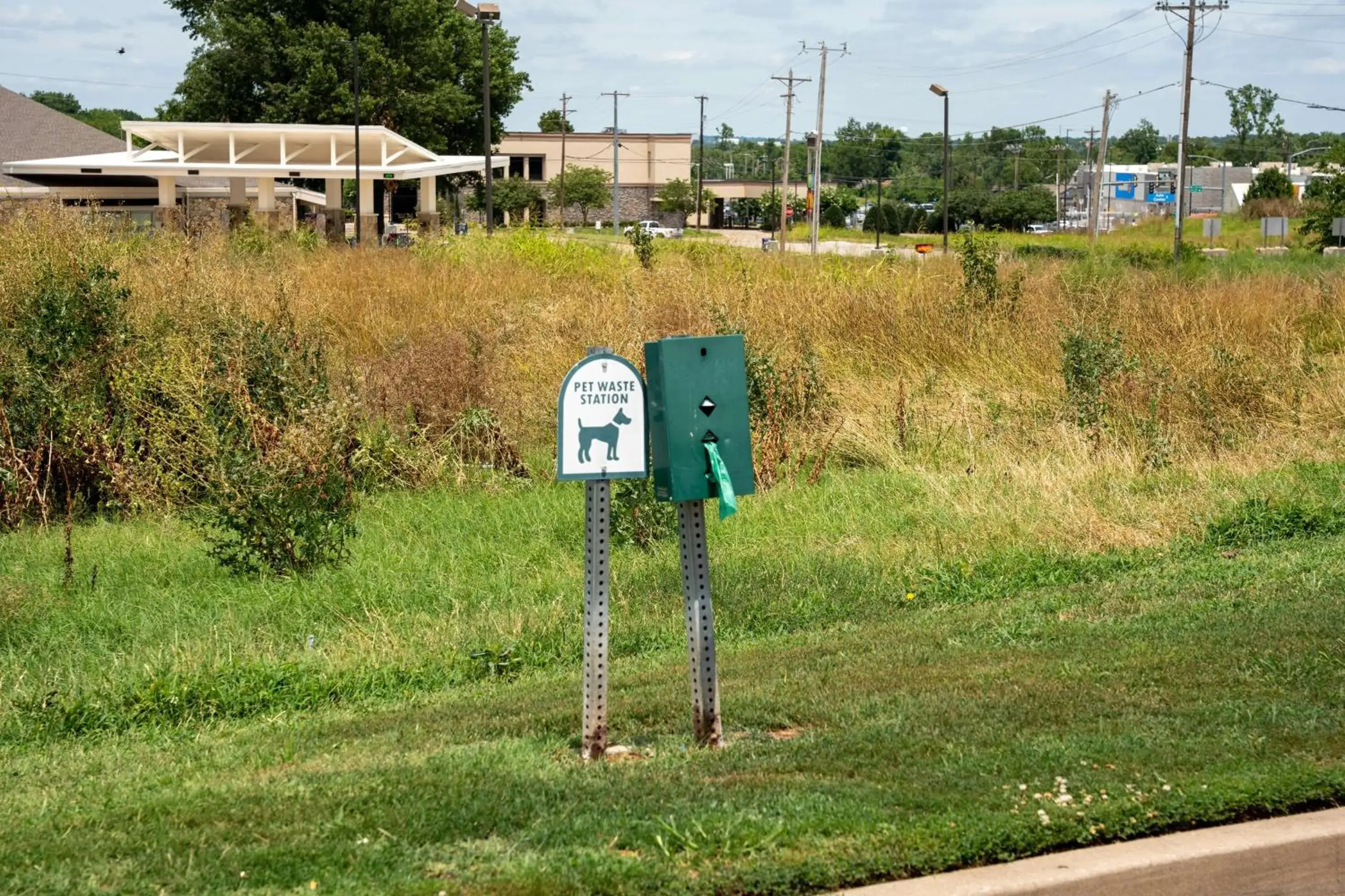 Property building in Studio 6 Claremore OK Property building in Studio 6 Claremore OK