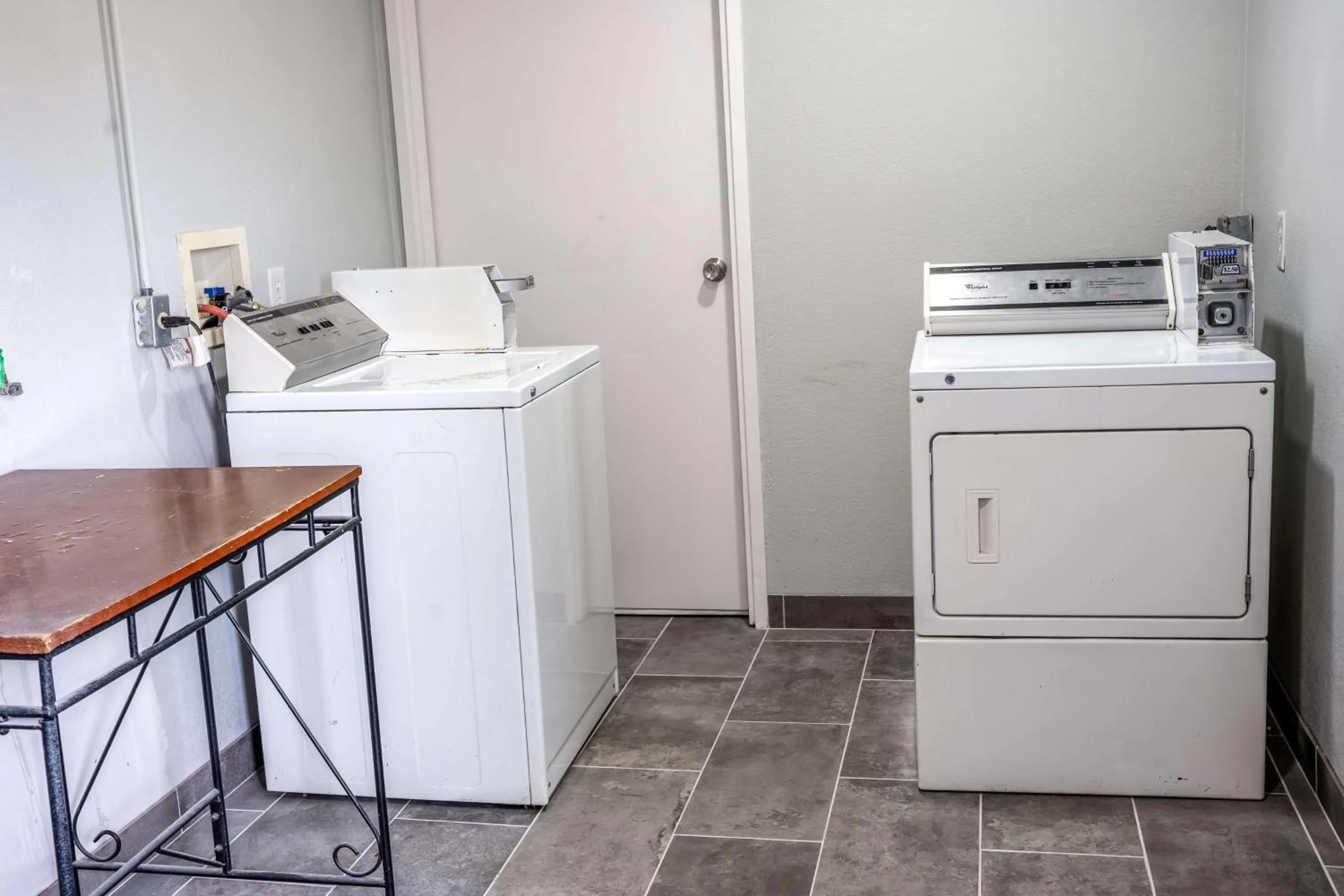 laundry, Kitchen/Kitchenette in Motel 6-Claremore, OK