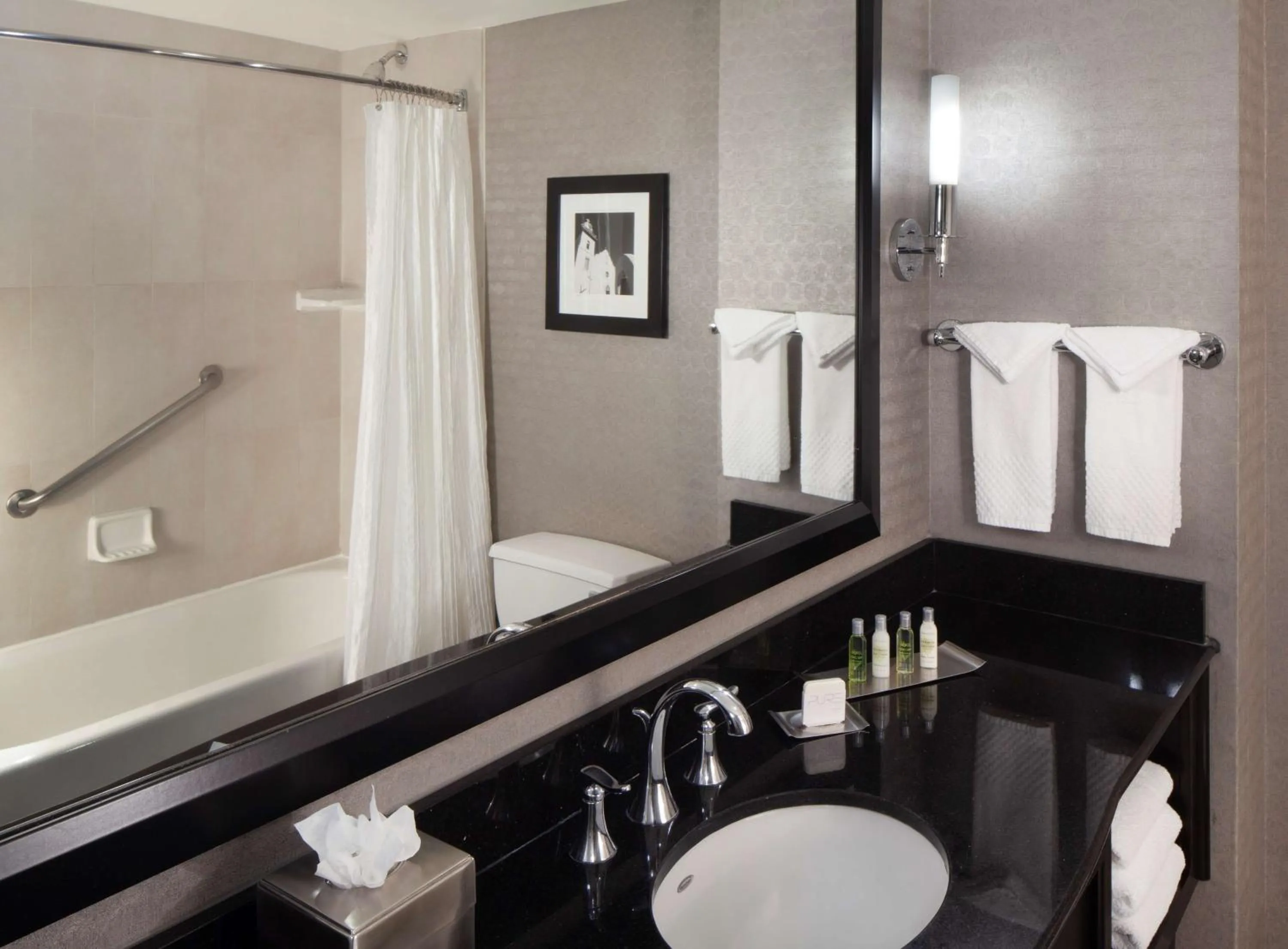 Bathroom in DoubleTree by Hilton El Paso Downtown