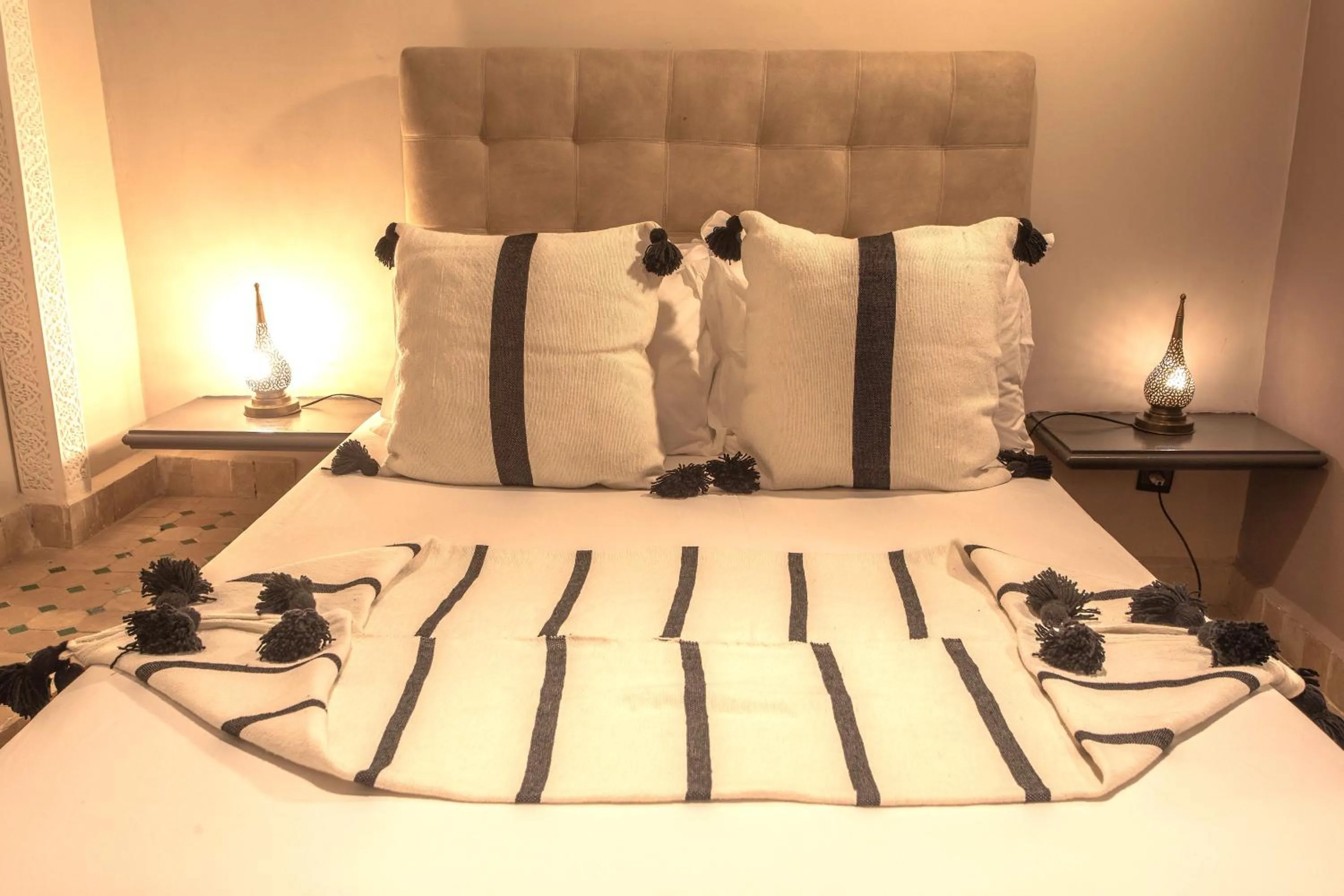 Bed in Le Medina Privilège Riad & Spa