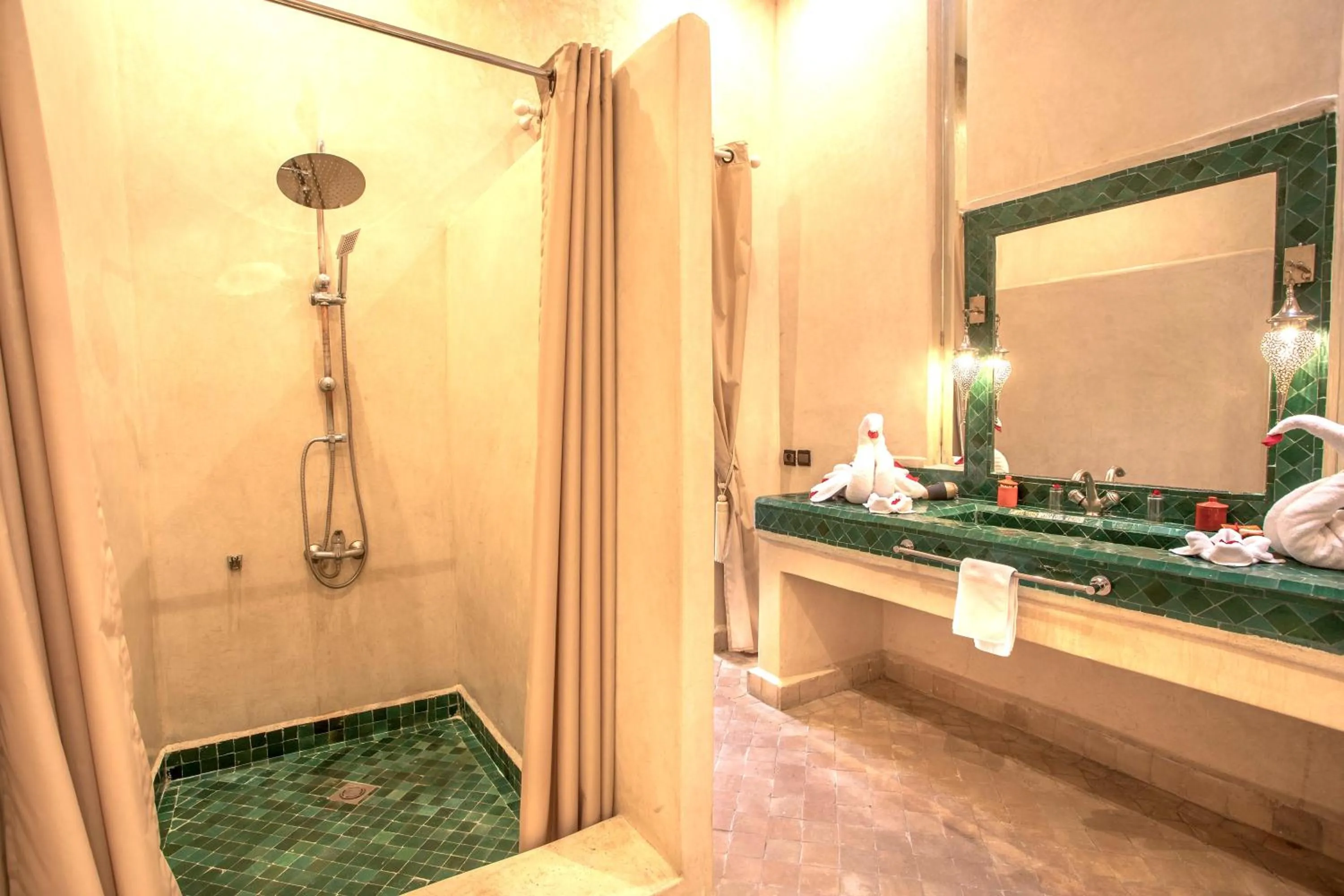 Shower in Le Medina Privilège Riad & Spa