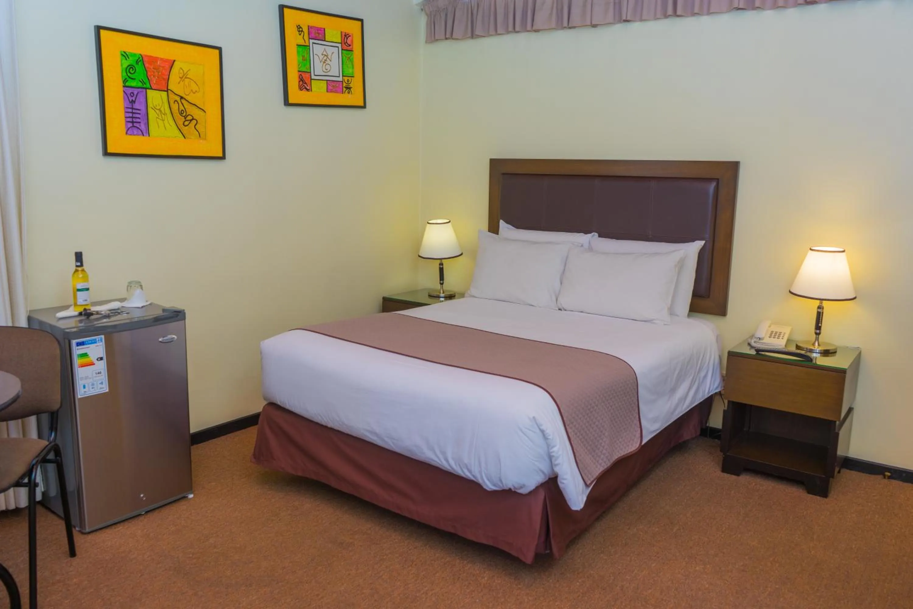 Bed in Hotel Calacoto