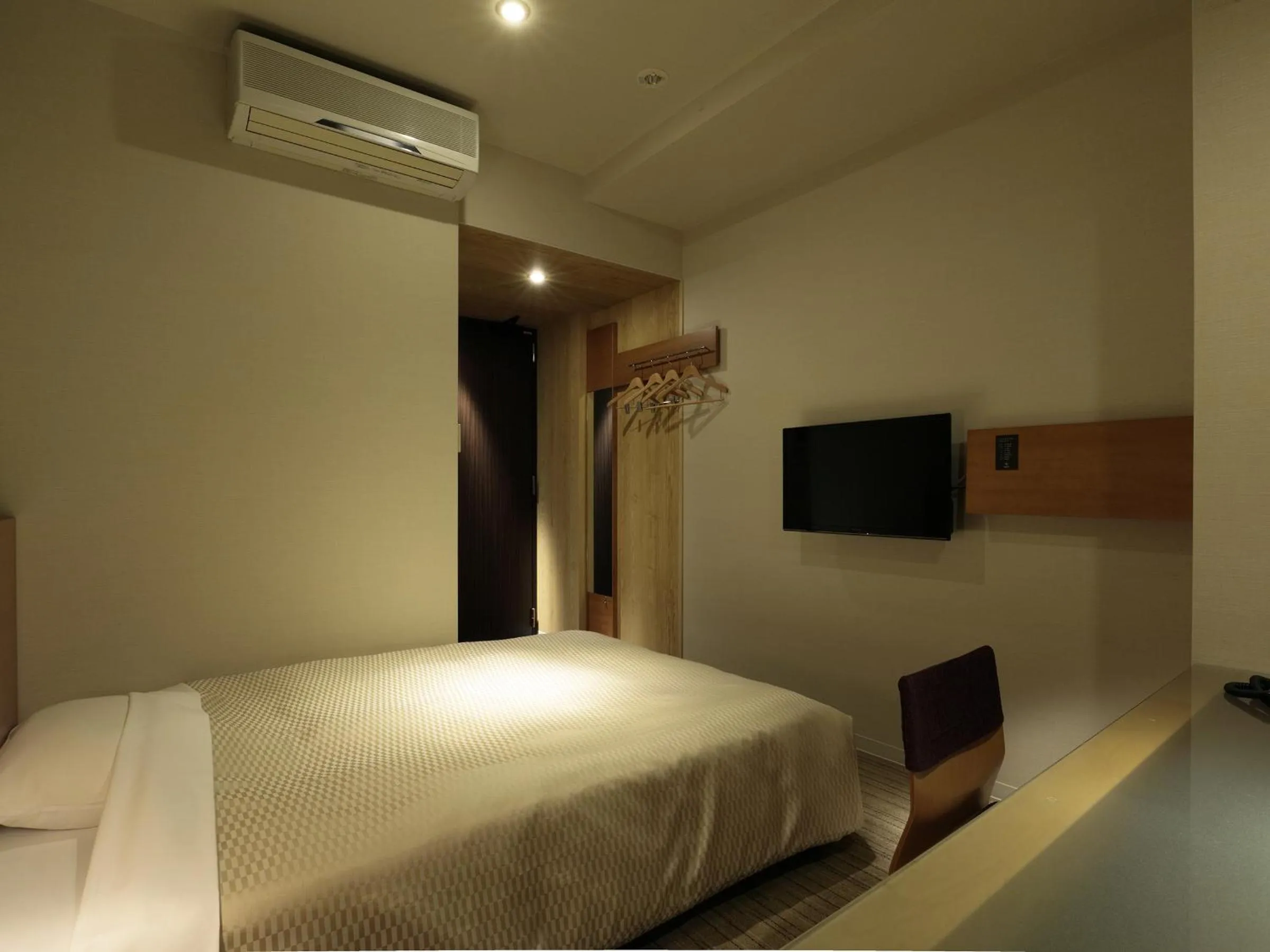 Photo of the whole room, Bed in Candeo Hotels Chino