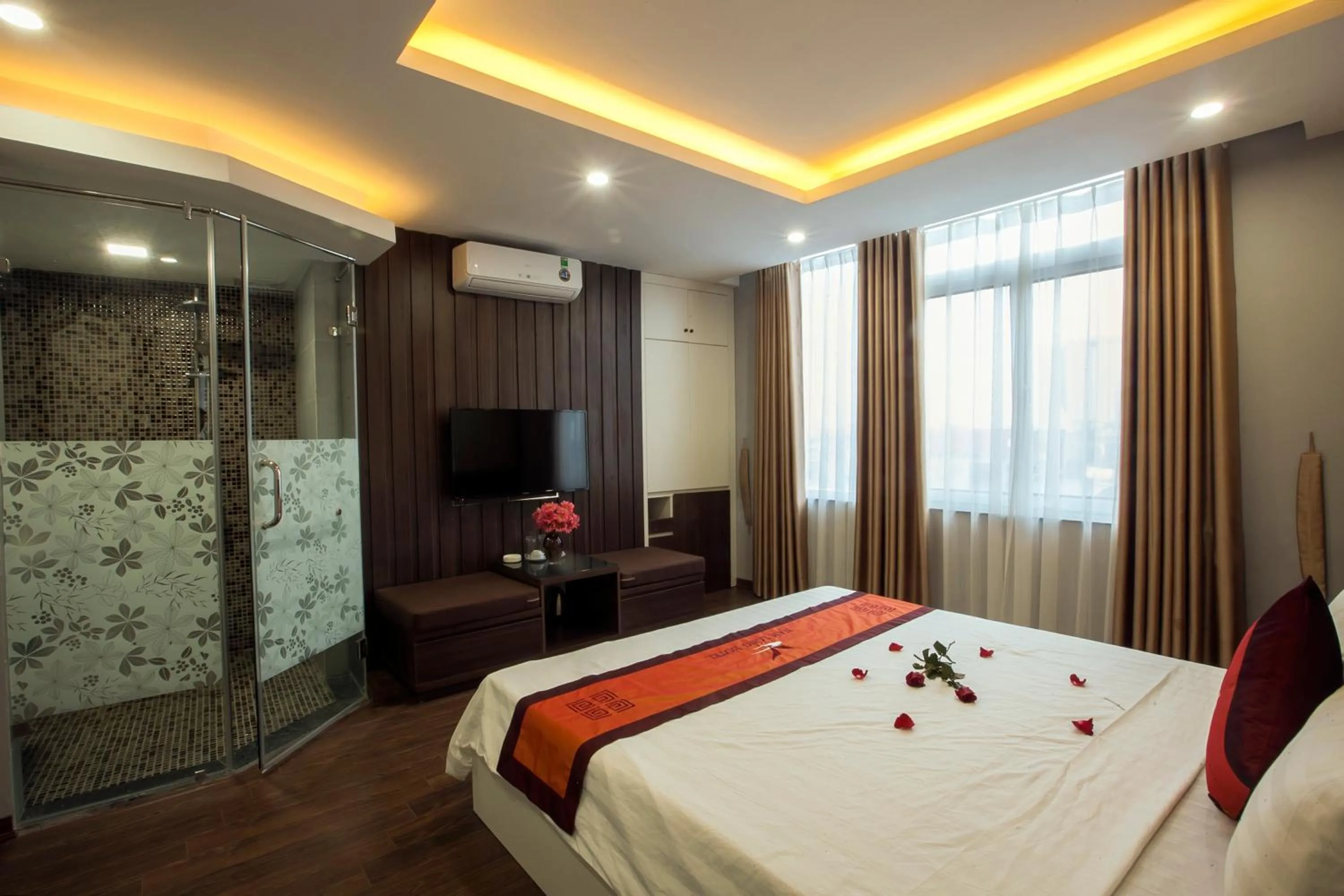 Bed in Nam Long Hotel