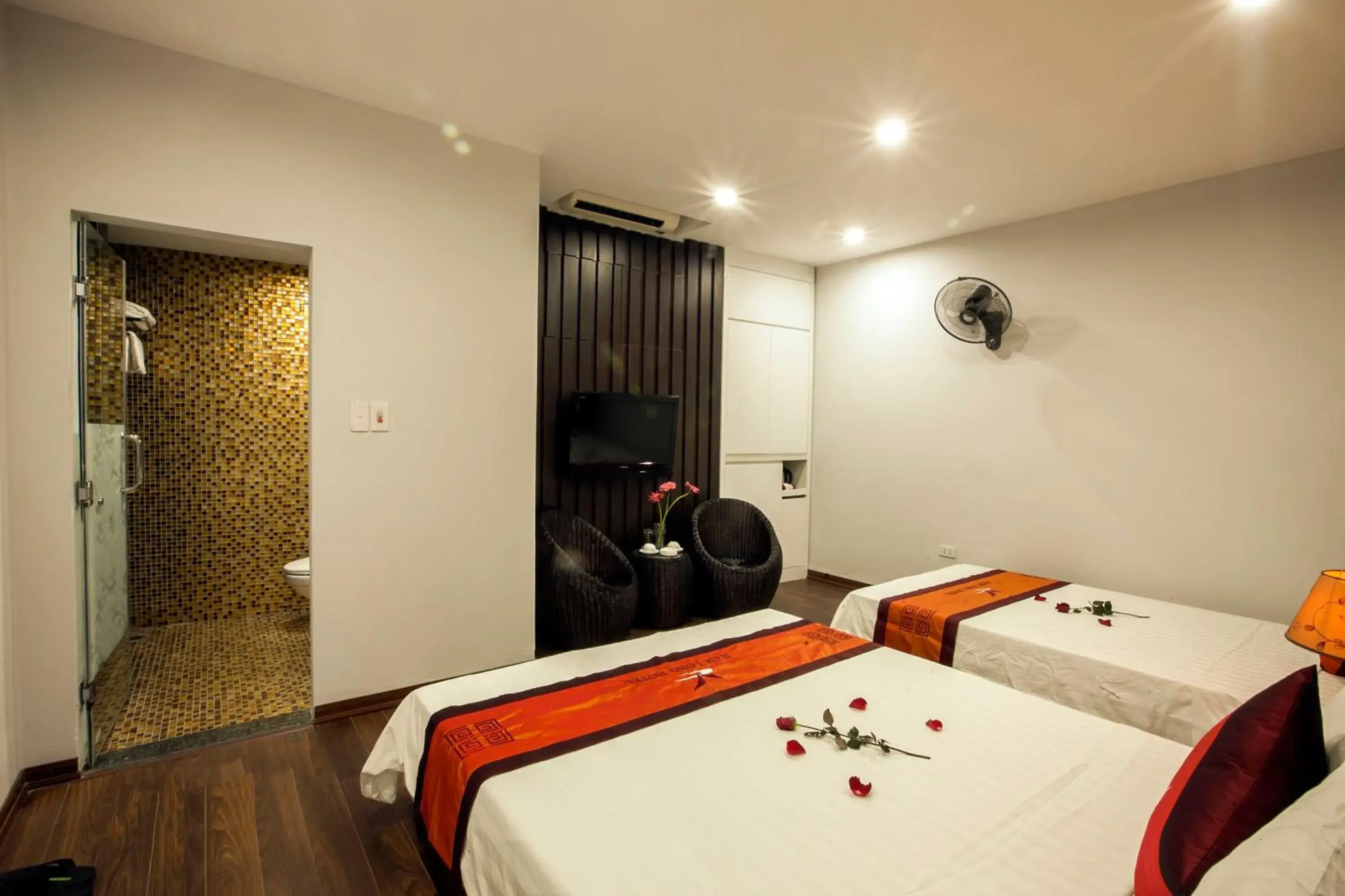 Bed in Nam Long Hotel Bed in Nam Long Hotel