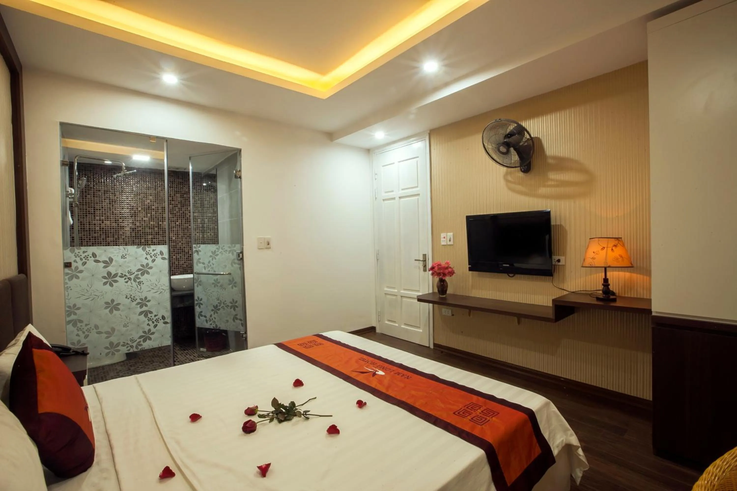 Bed in Nam Long Hotel