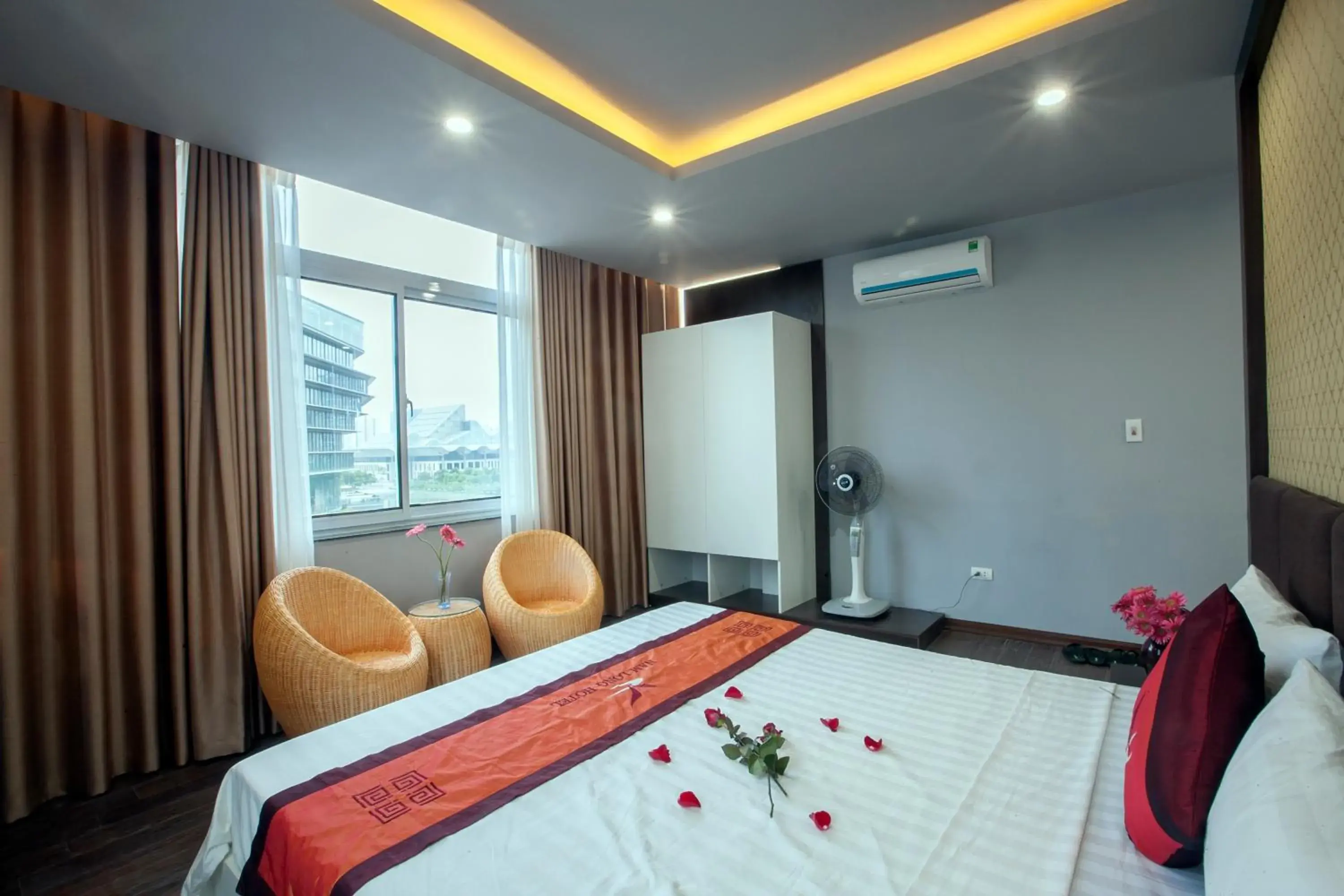 Bed in Nam Long Hotel Bed in Nam Long Hotel