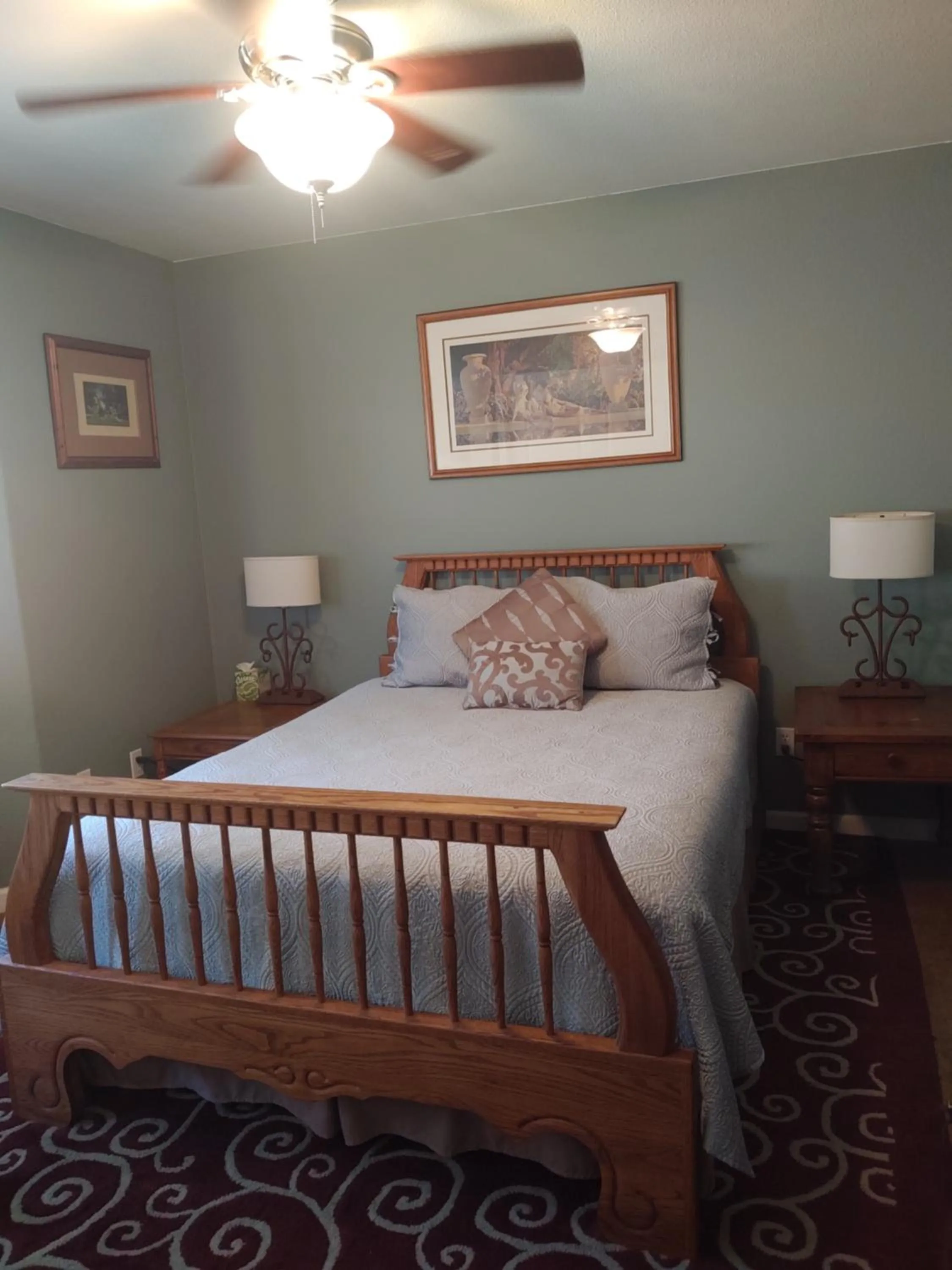 Bed in Engvadonia Yosemite B and B