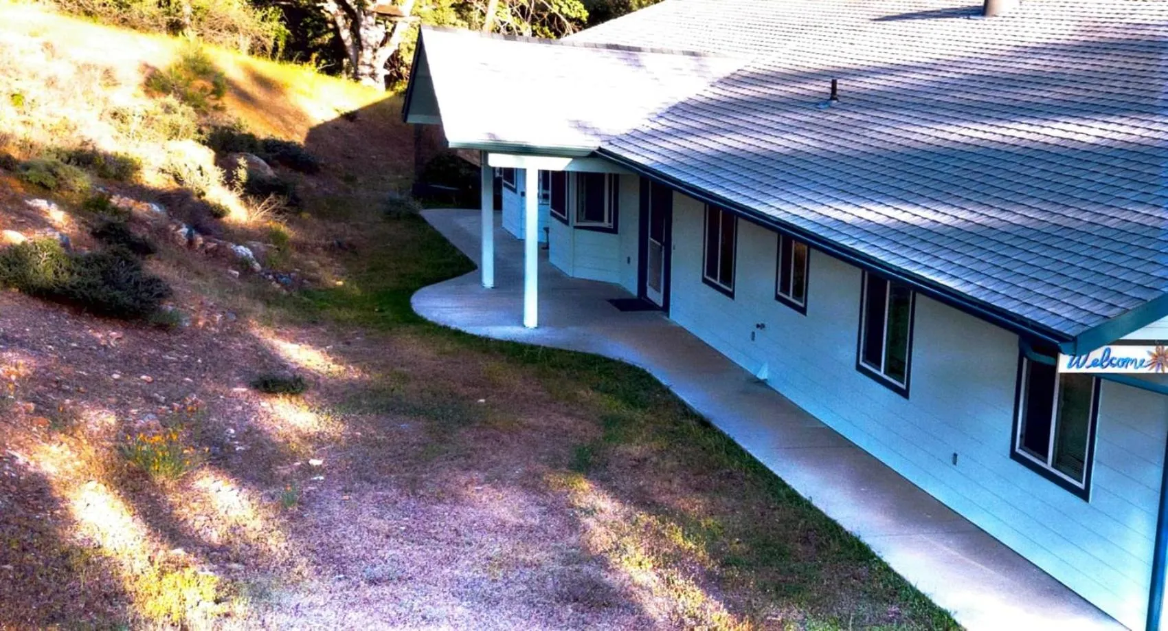 Property building in Engvadonia Yosemite B and B