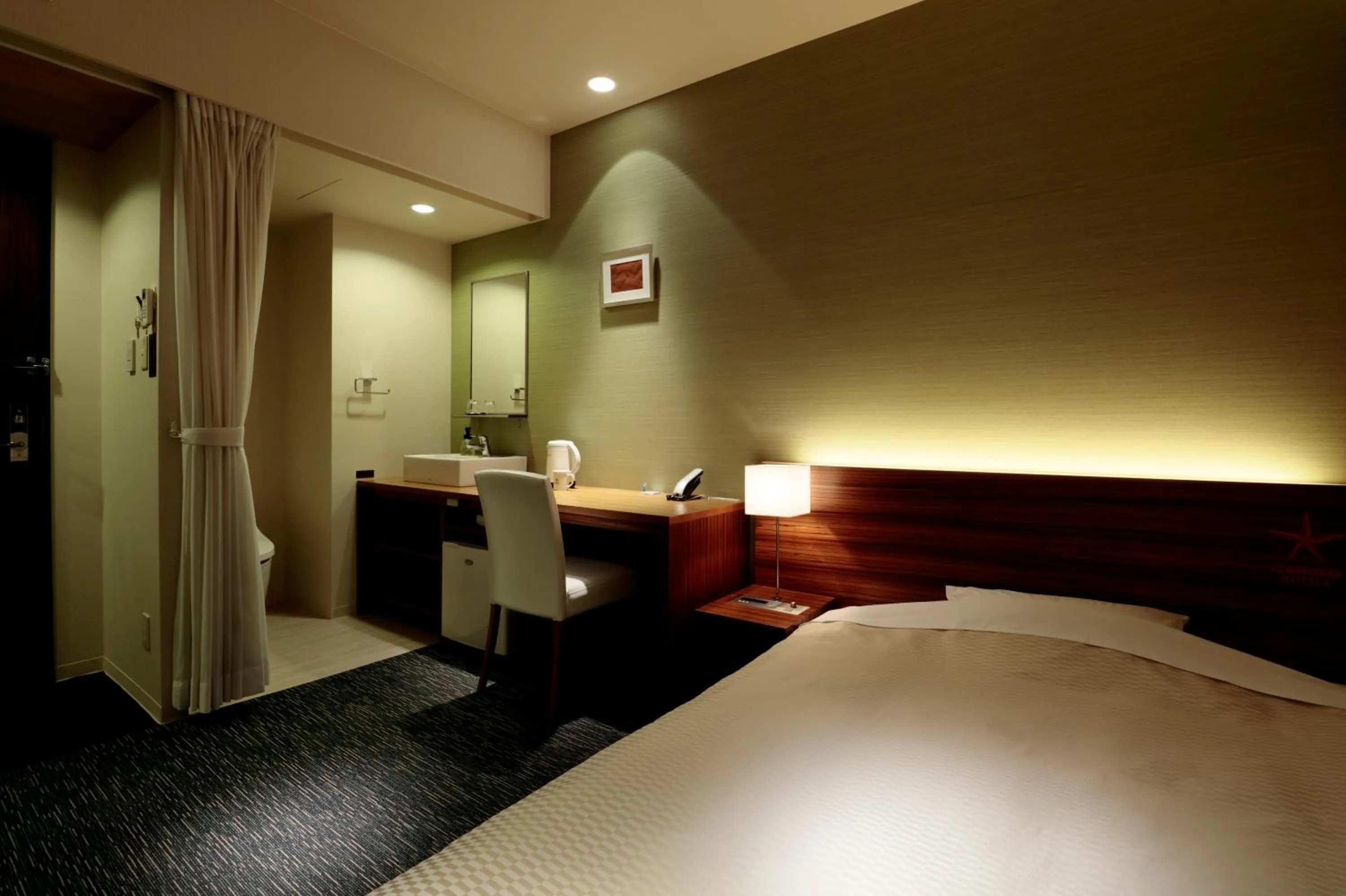 Photo of the whole room, Bed in Candeo Hotels Kikuyo Kumamoto Airport