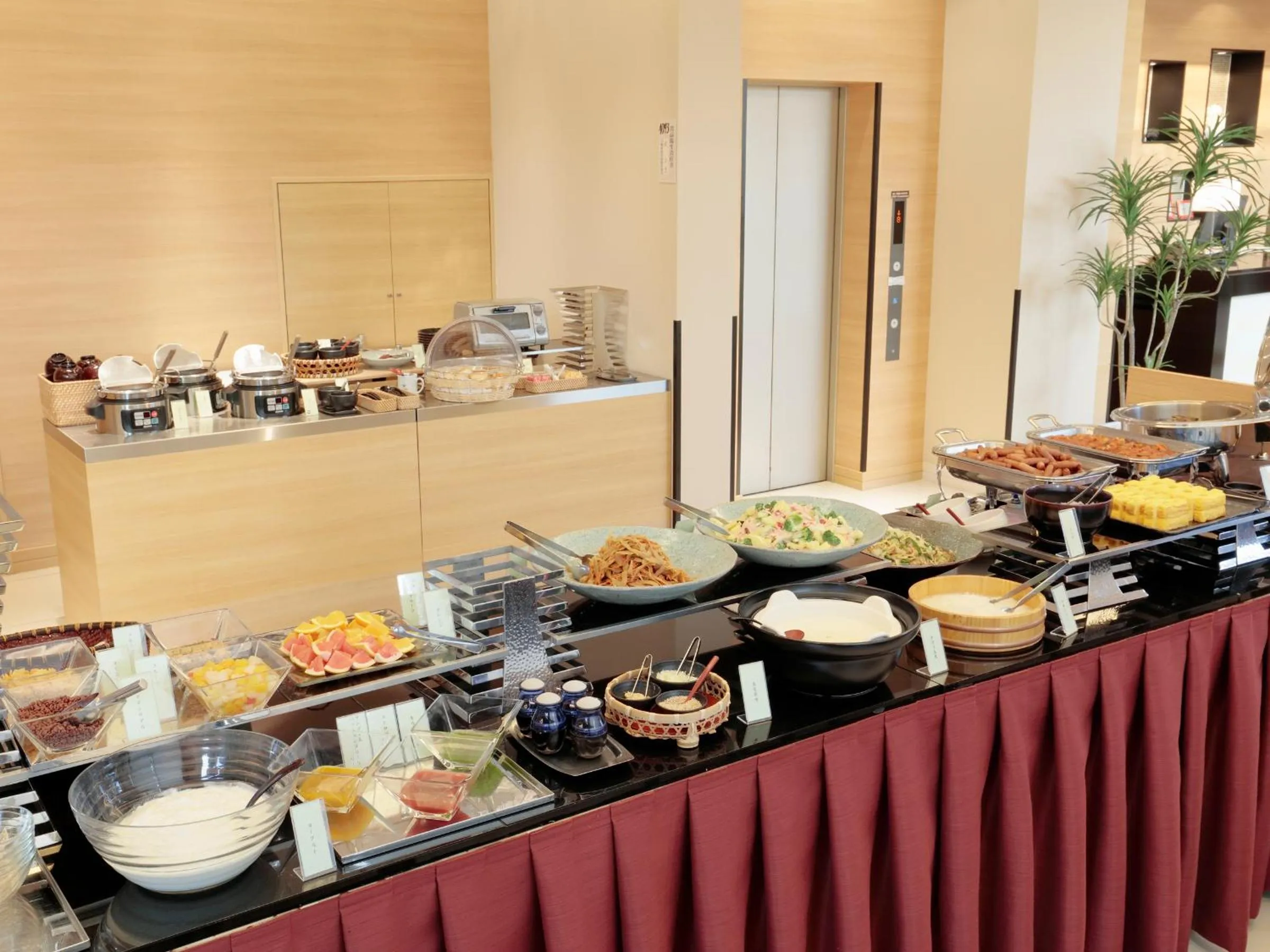 Buffet breakfast in Candeo Hotels Kikuyo Kumamoto Airport