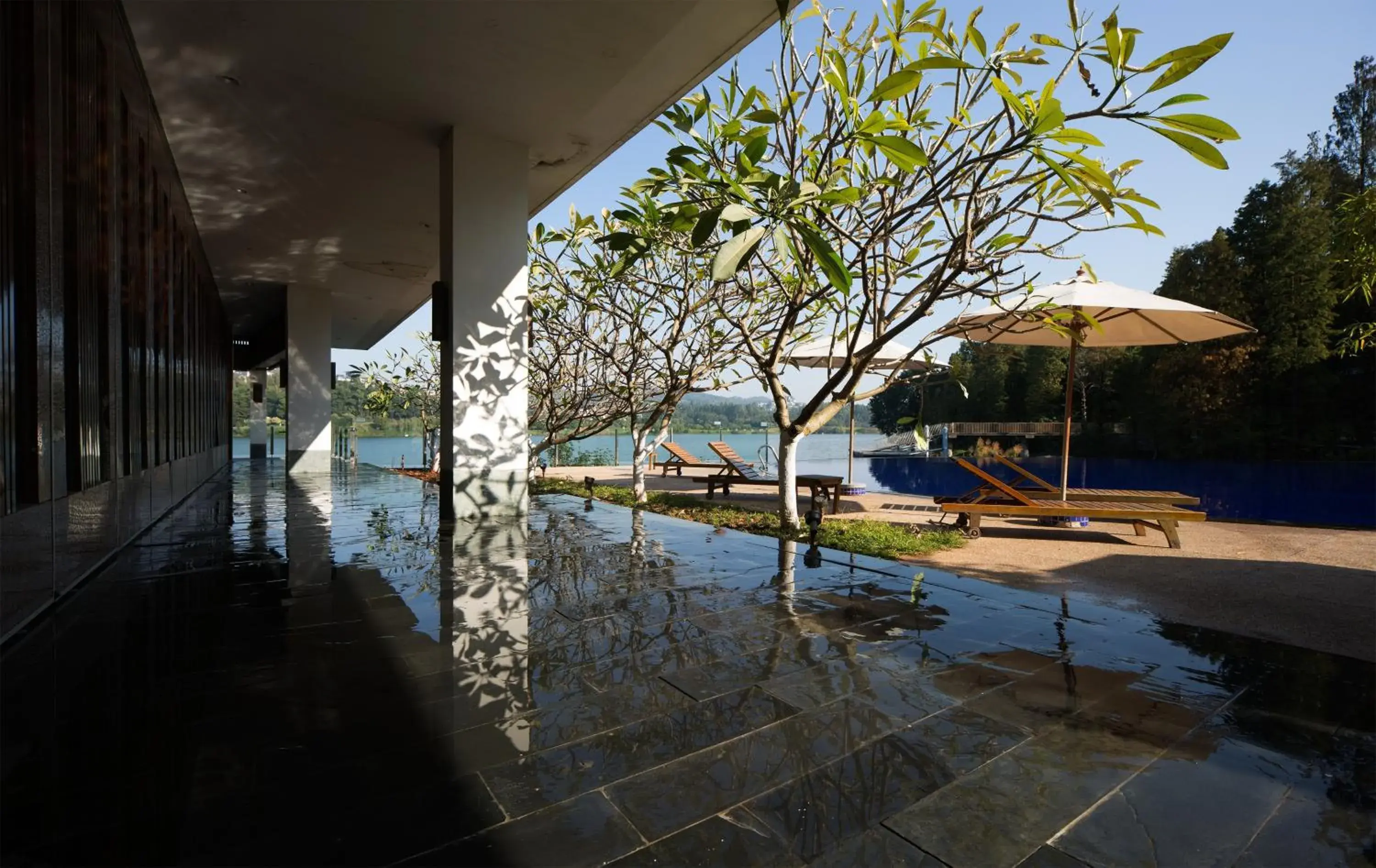 Balcony/Terrace, Swimming Pool in Baiyun Lakeside Hotel