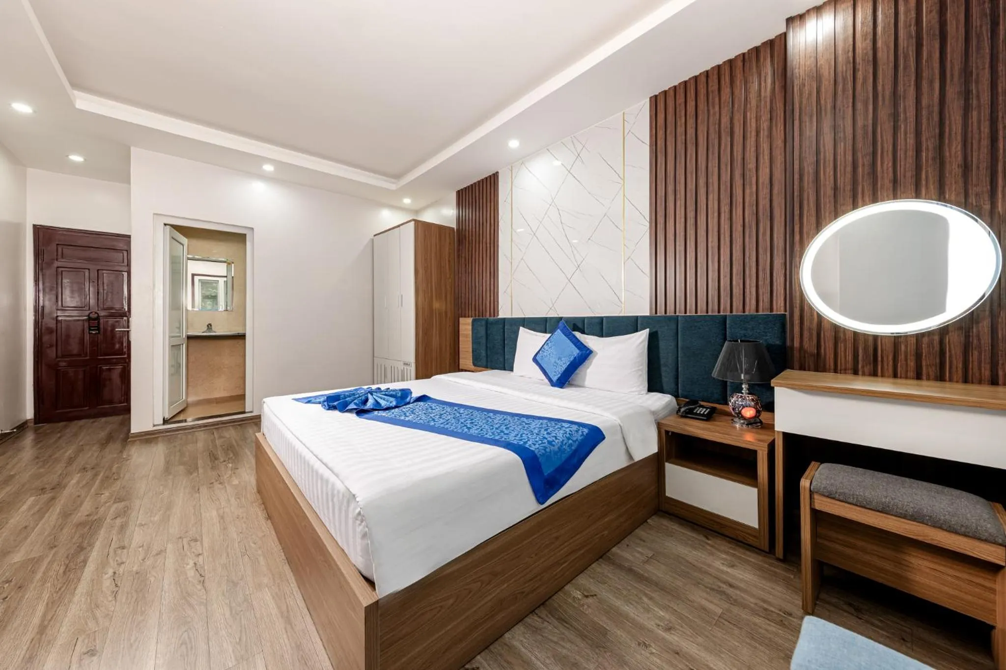 Bedroom, Bed in Aquarius Grand Hotel