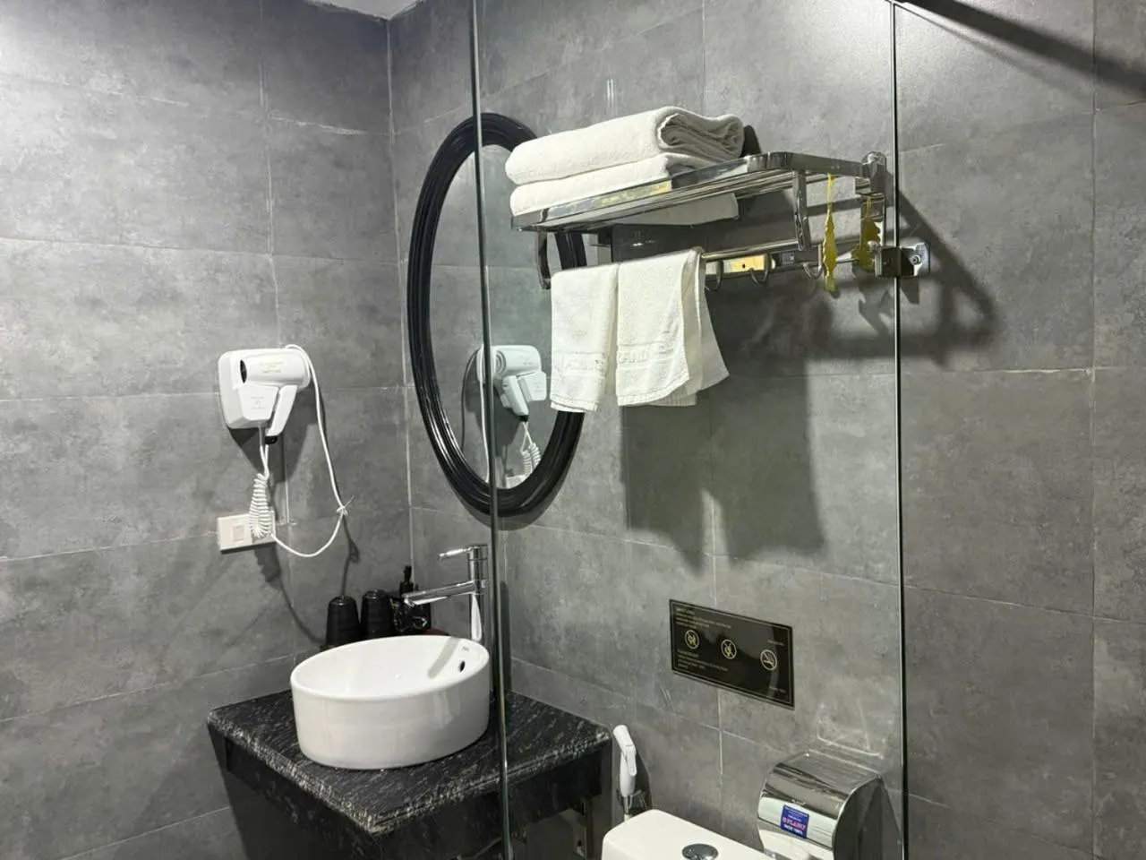 Bathroom in Aquarius Grand Hotel