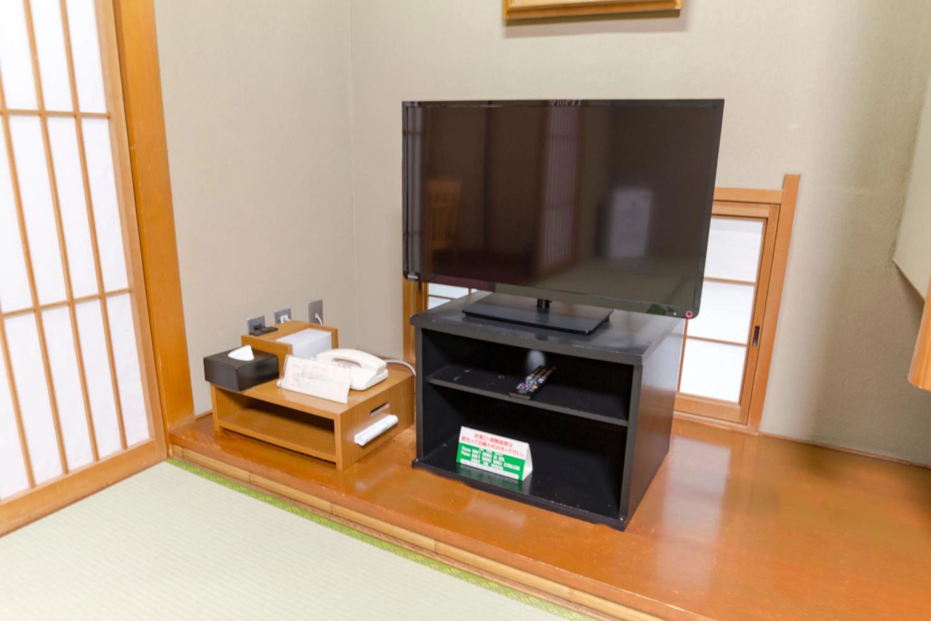 Photo of the whole room in Ishicho