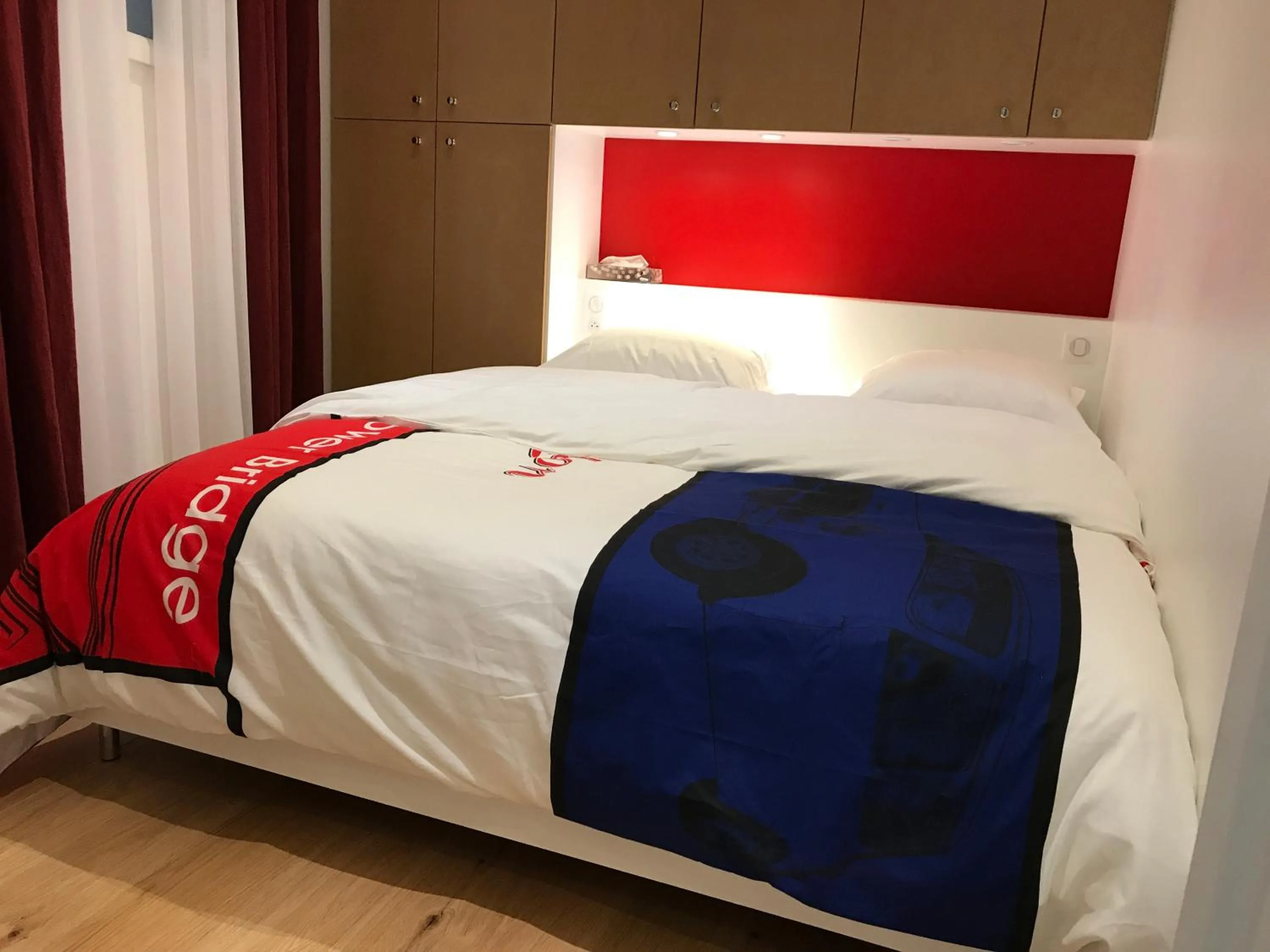 Bedroom, Bed in Paris City Flat App entier N106 F3