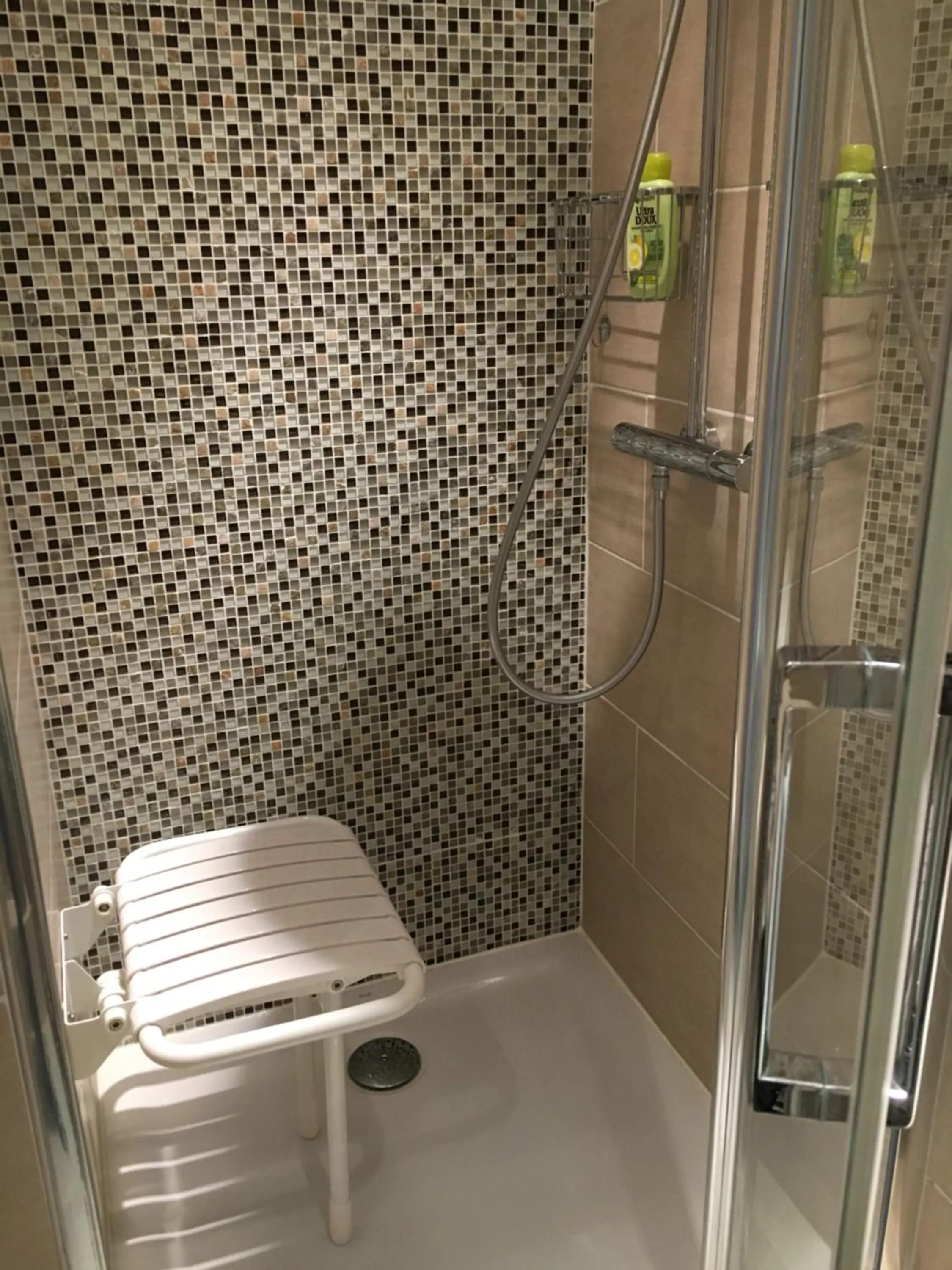 Shower in Paris City Flat App entier N106 F3