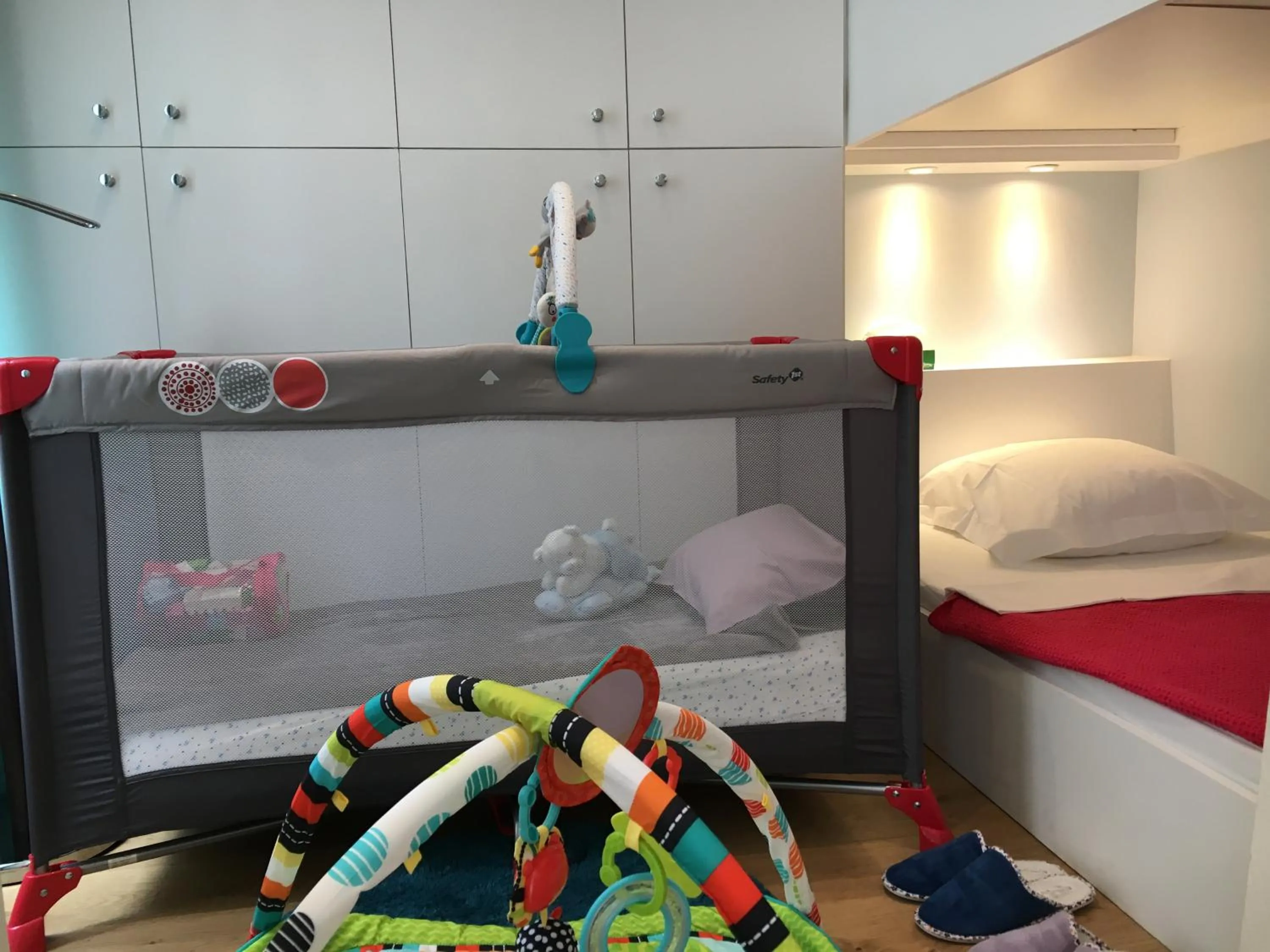 cot, Bed in Paris City Flat App entier N106 F3