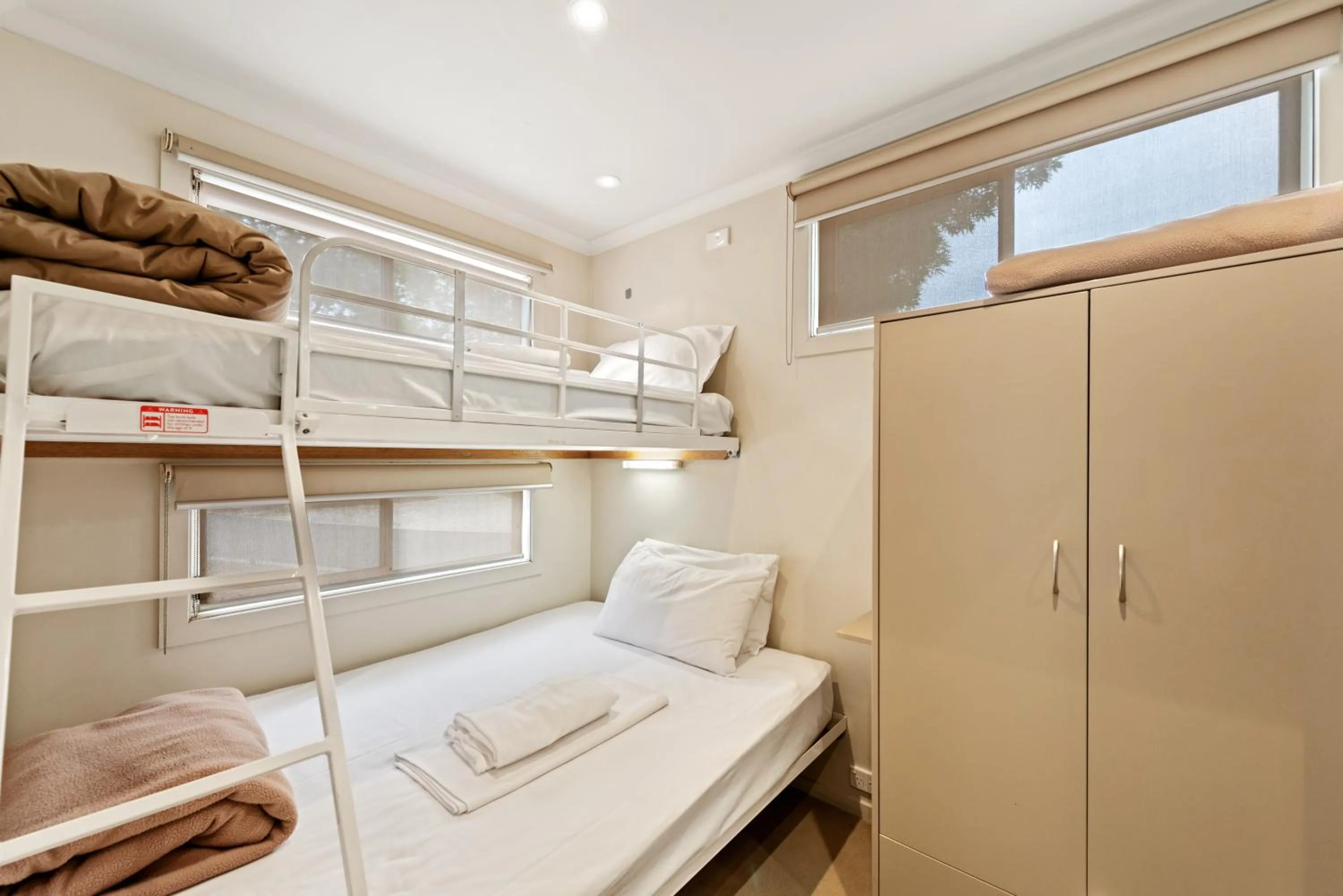 bunk bed, Bed in Discovery Parks - Lake Hume, Victoria