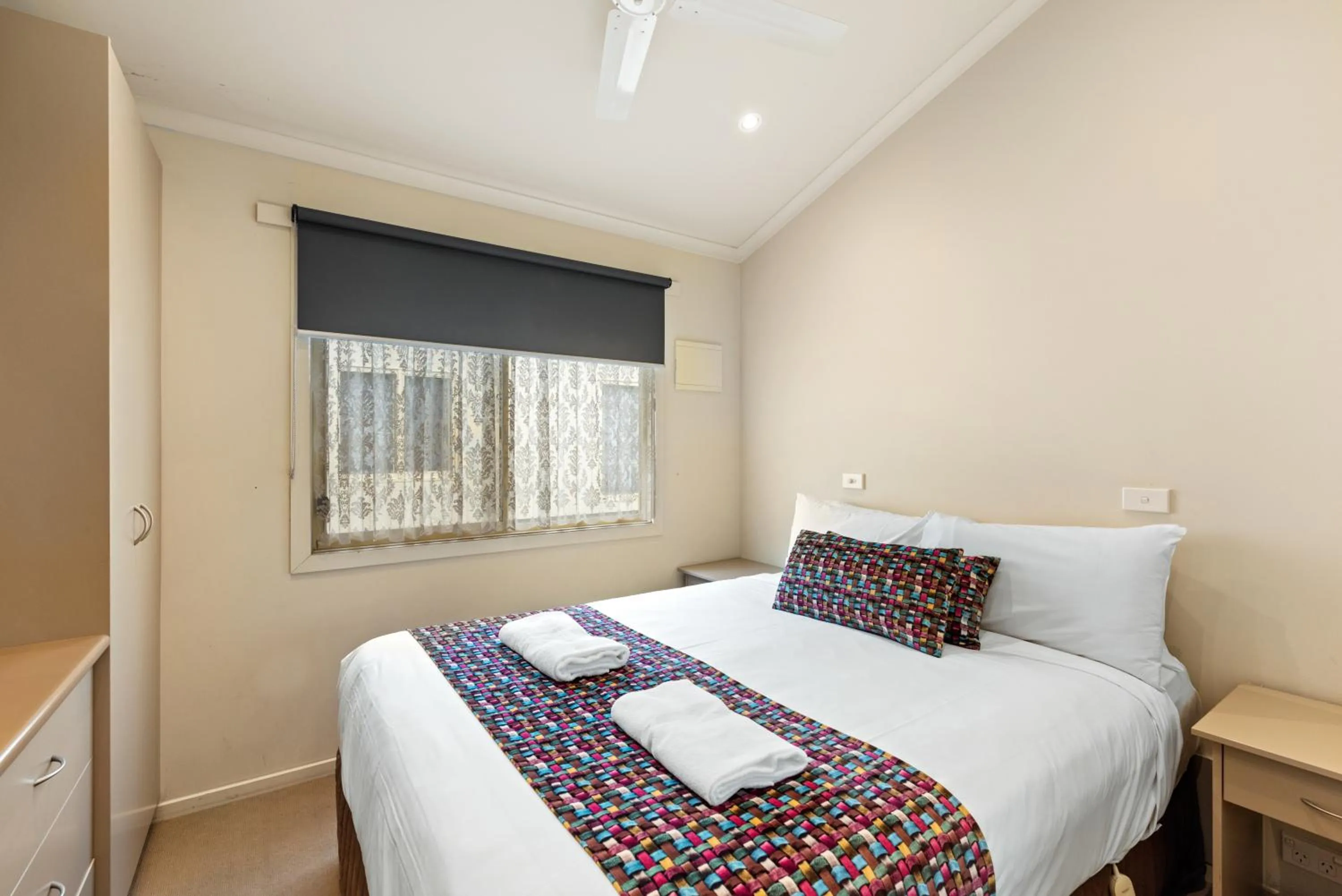 Bedroom, Bed in Discovery Parks - Lake Hume, Victoria