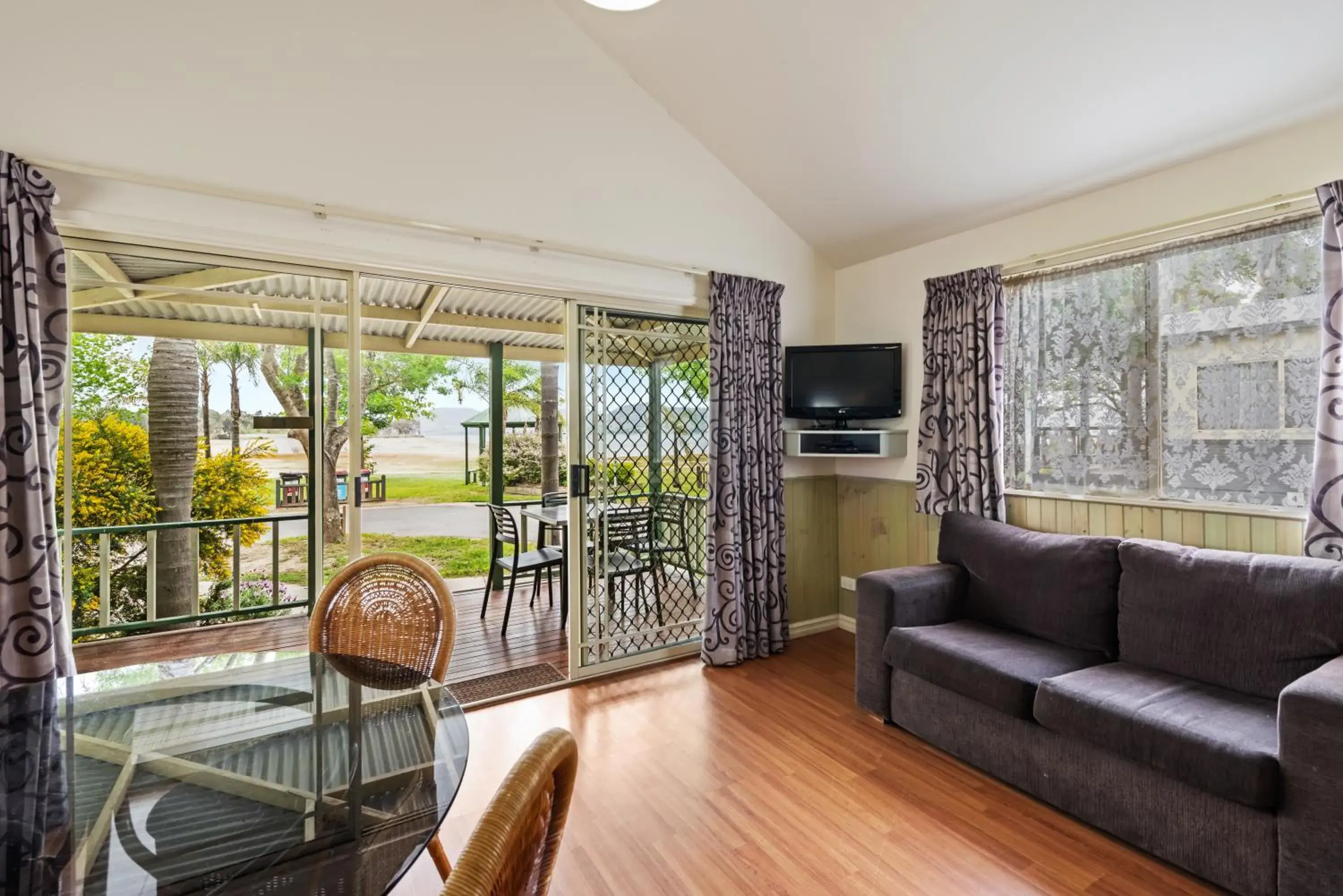Living room in Discovery Parks - Lake Hume, Victoria Living room in Discovery Parks - Lake Hume, Victoria