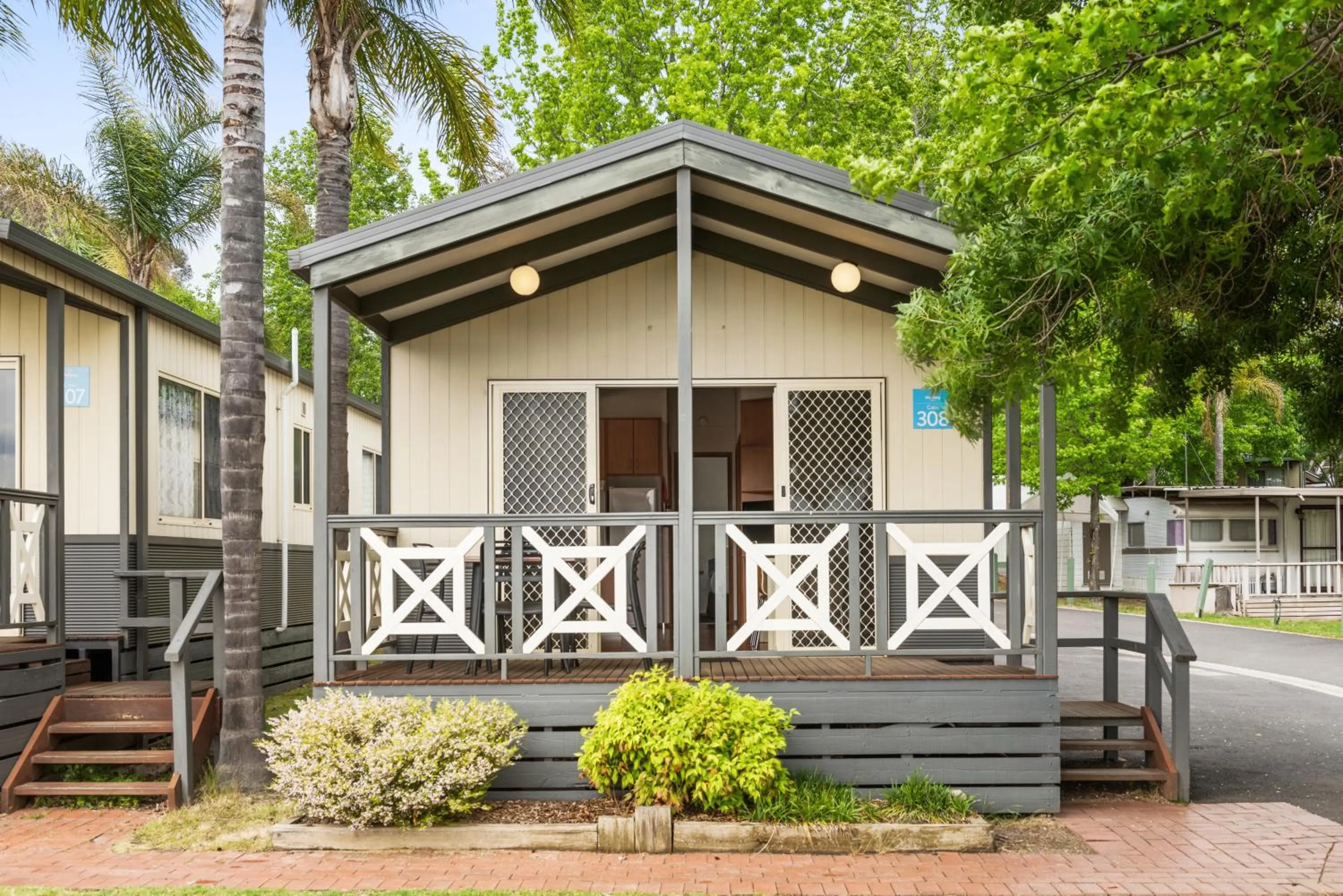 Facade/entrance in Discovery Parks - Lake Hume, Victoria