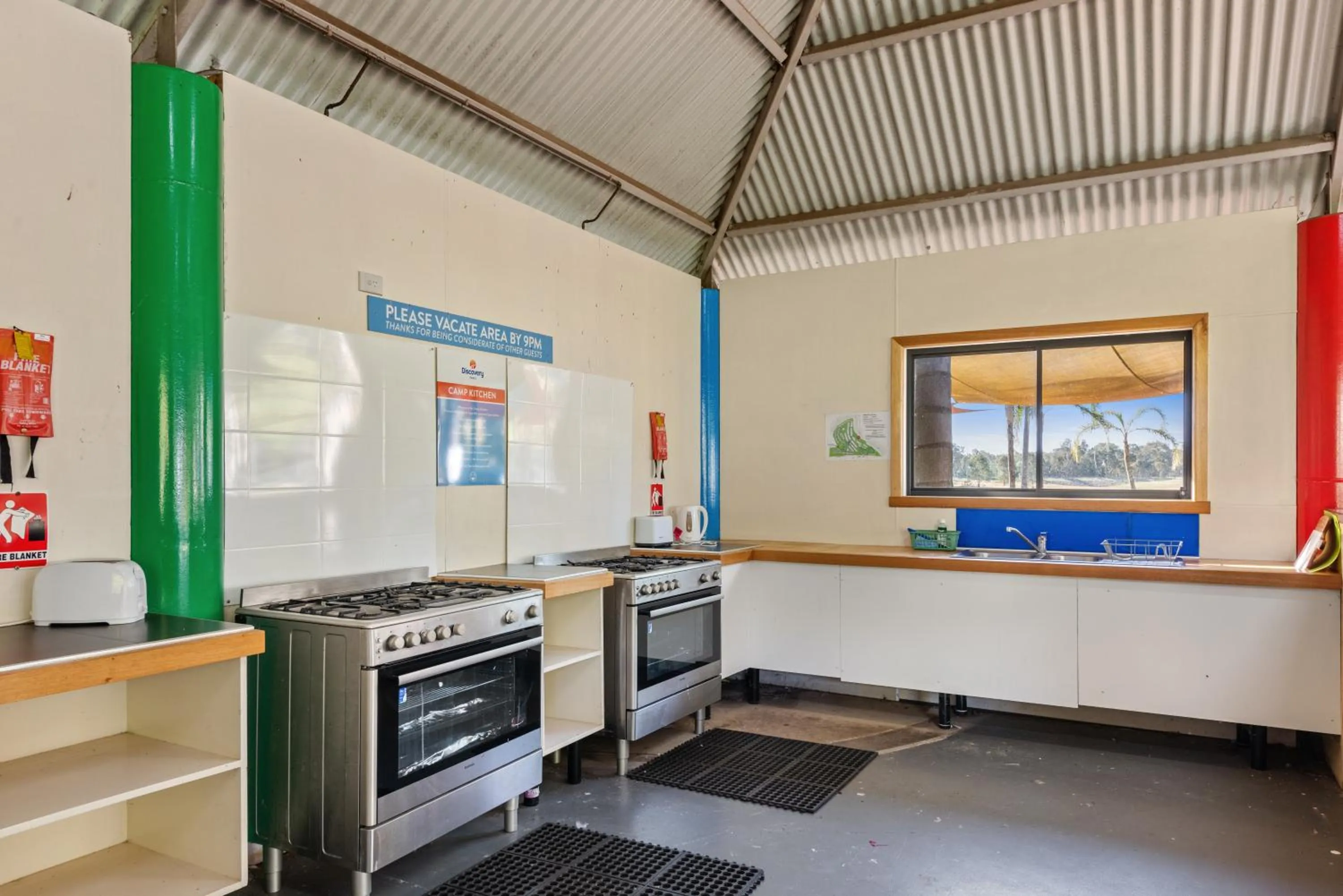 Kitchen or kitchenette in Discovery Parks - Lake Hume, Victoria