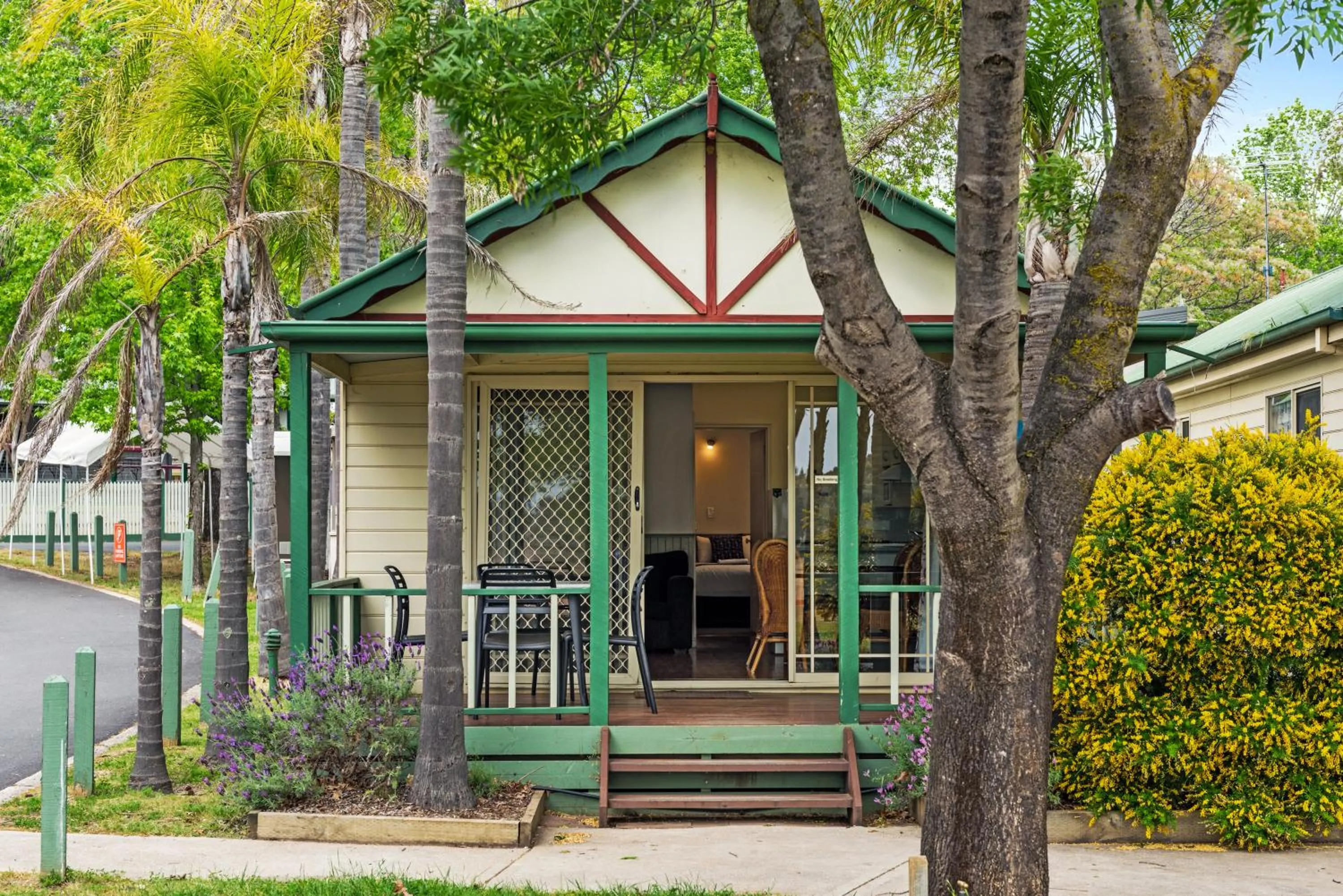 Facade/entrance in Discovery Parks - Lake Hume, Victoria