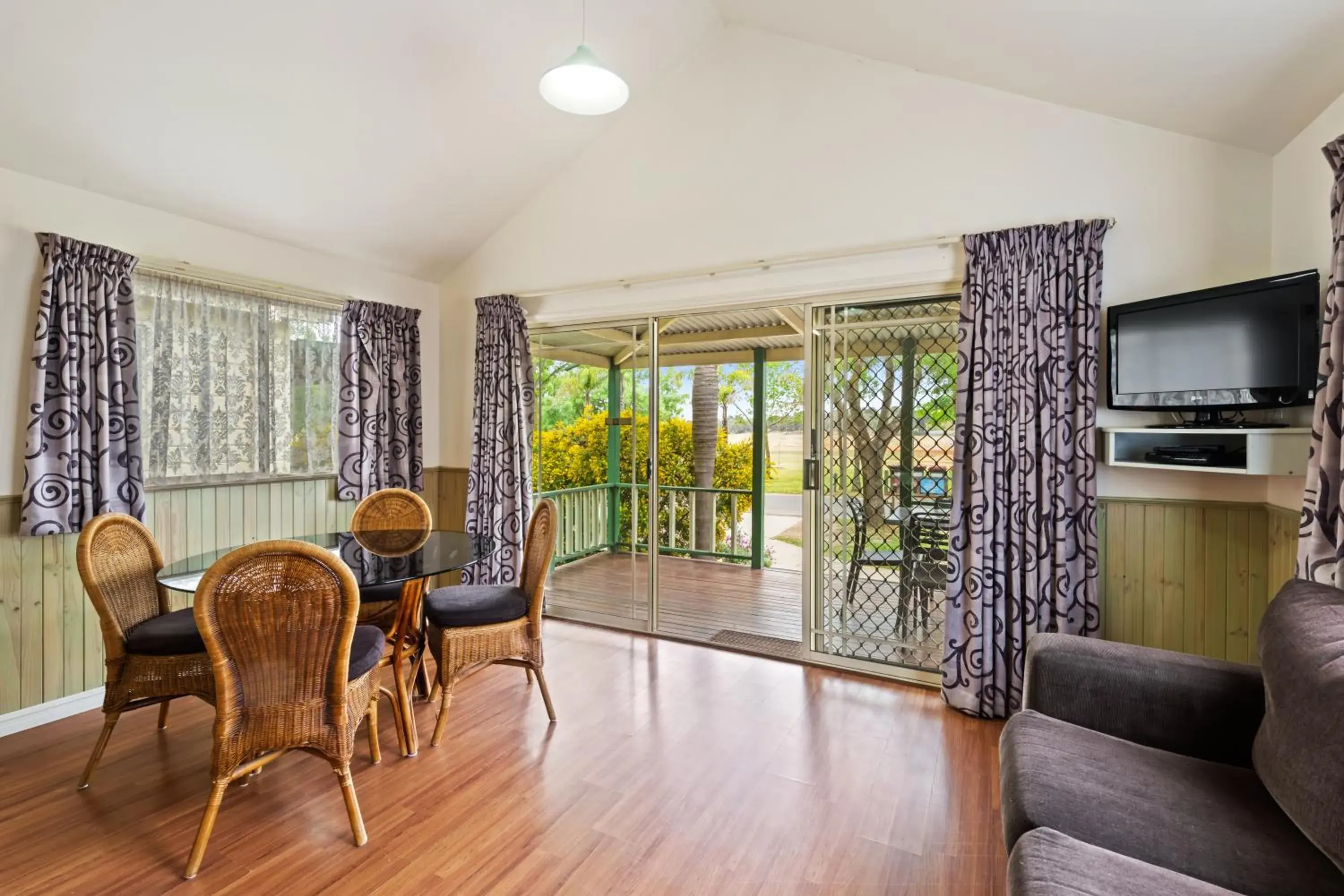 Living room in Discovery Parks - Lake Hume, Victoria Living room in Discovery Parks - Lake Hume, Victoria
