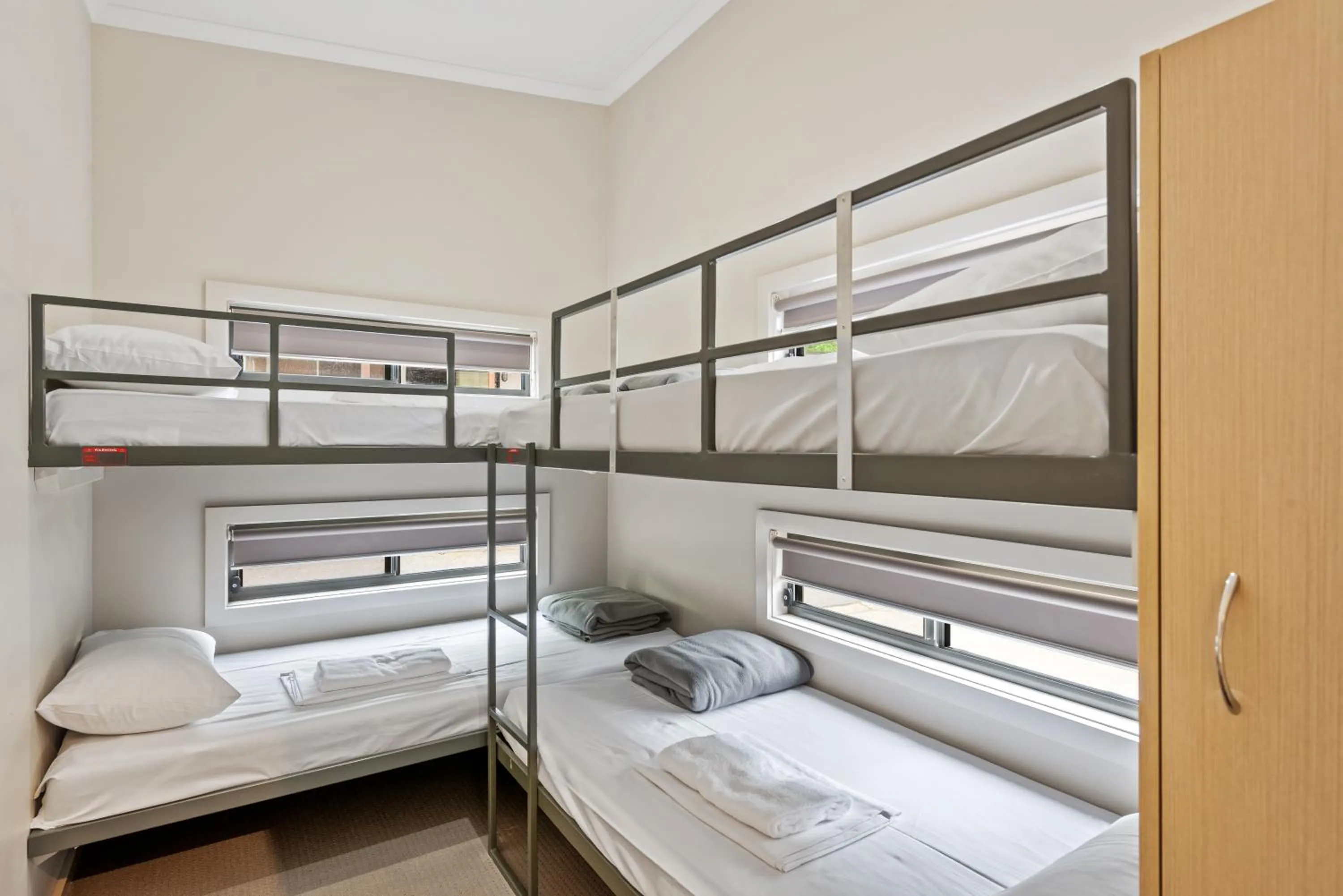 bunk bed, Bed in Discovery Parks - Lake Hume, Victoria