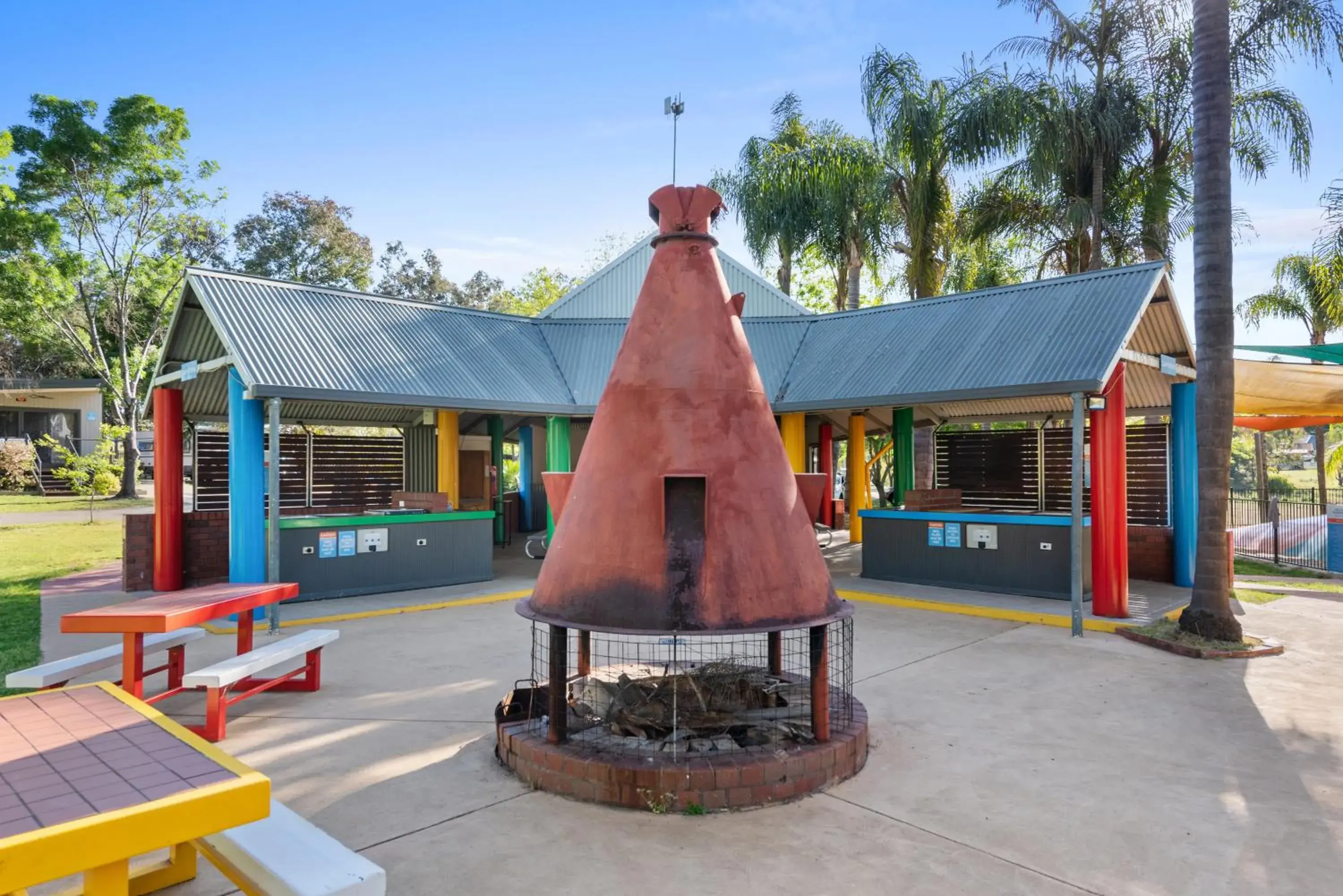 BBQ facilities in Discovery Parks - Lake Hume, Victoria BBQ facilities in Discovery Parks - Lake Hume, Victoria