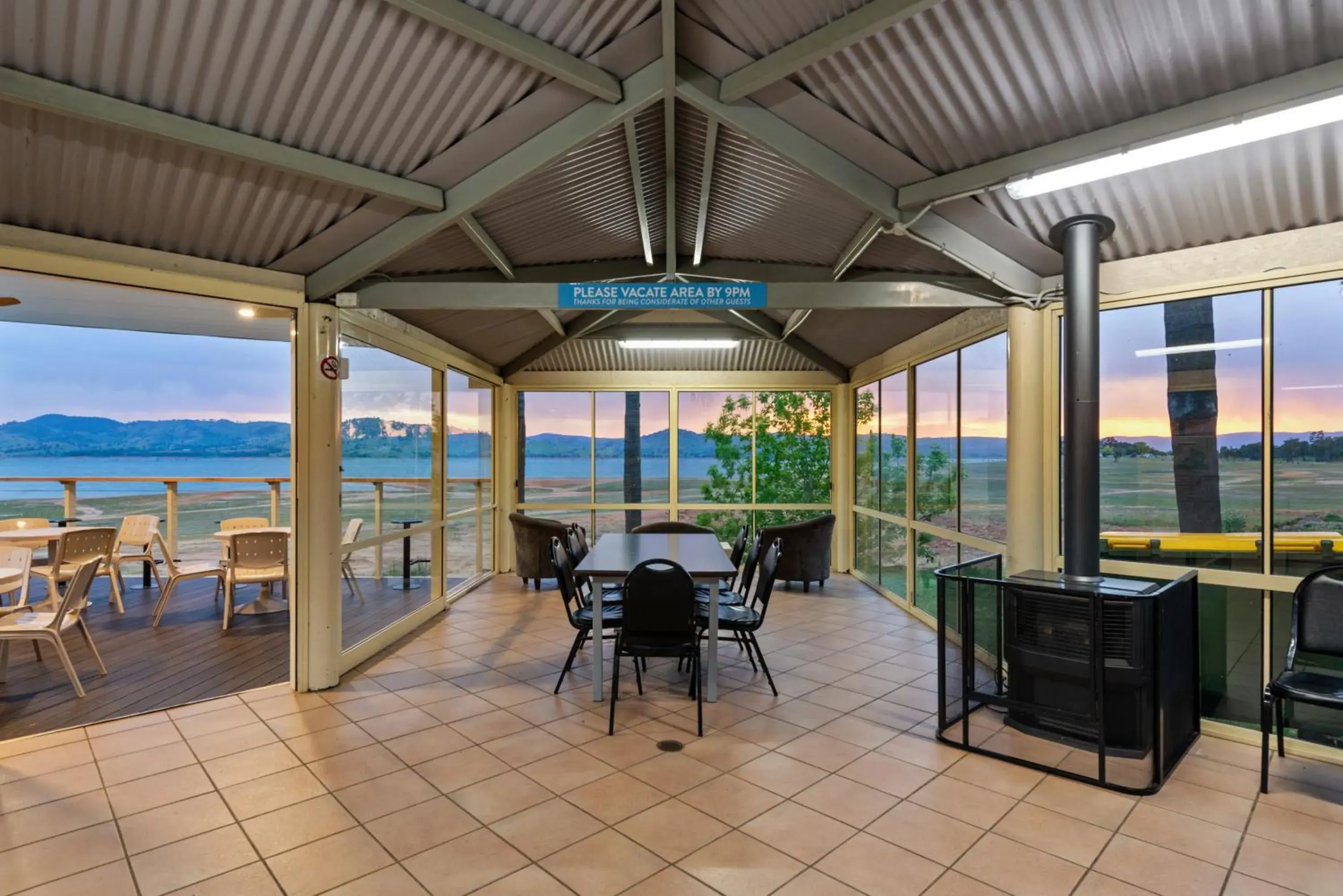 BBQ facilities in Discovery Parks - Lake Hume, Victoria BBQ facilities in Discovery Parks - Lake Hume, Victoria