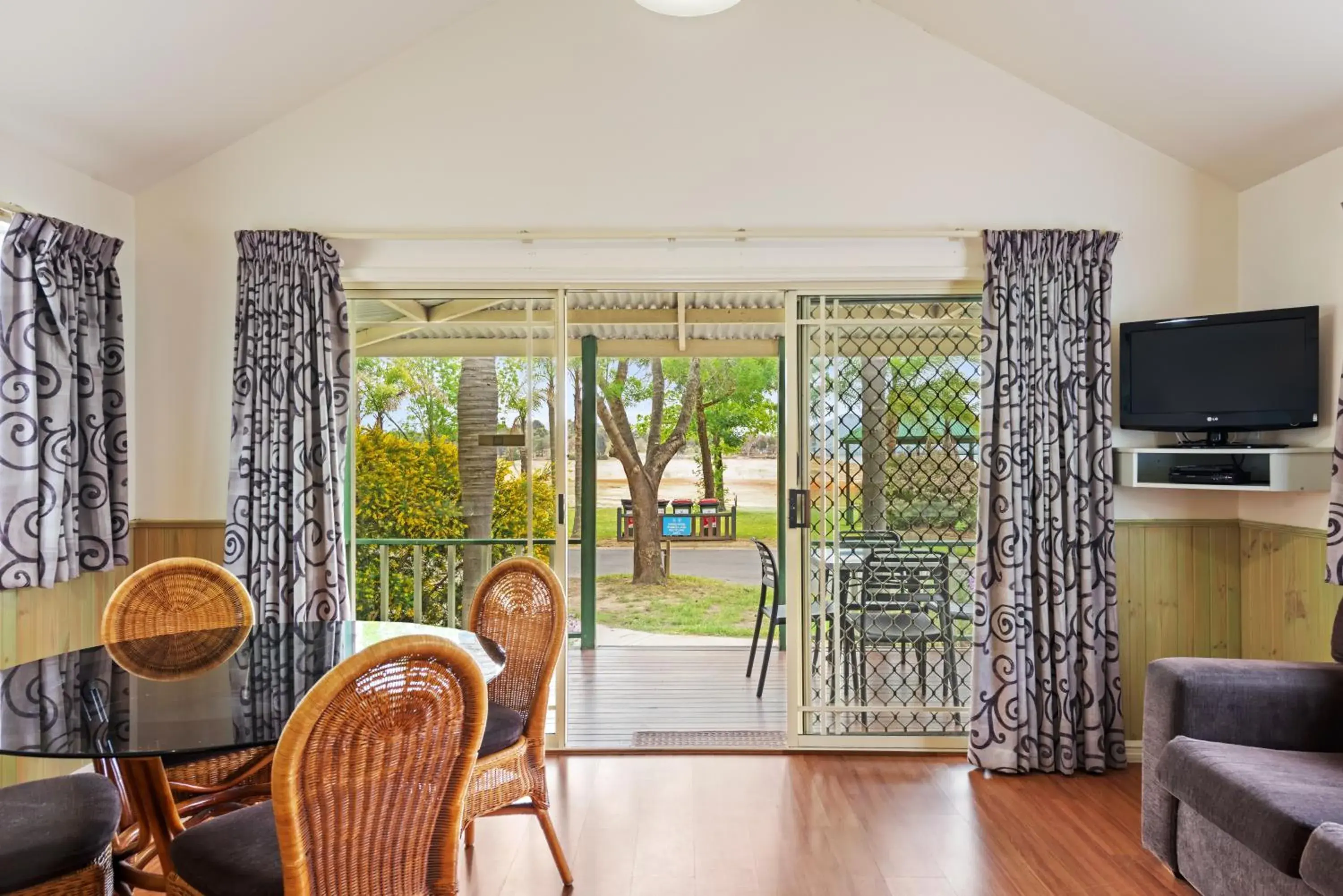 Living room in Discovery Parks - Lake Hume, Victoria Living room in Discovery Parks - Lake Hume, Victoria