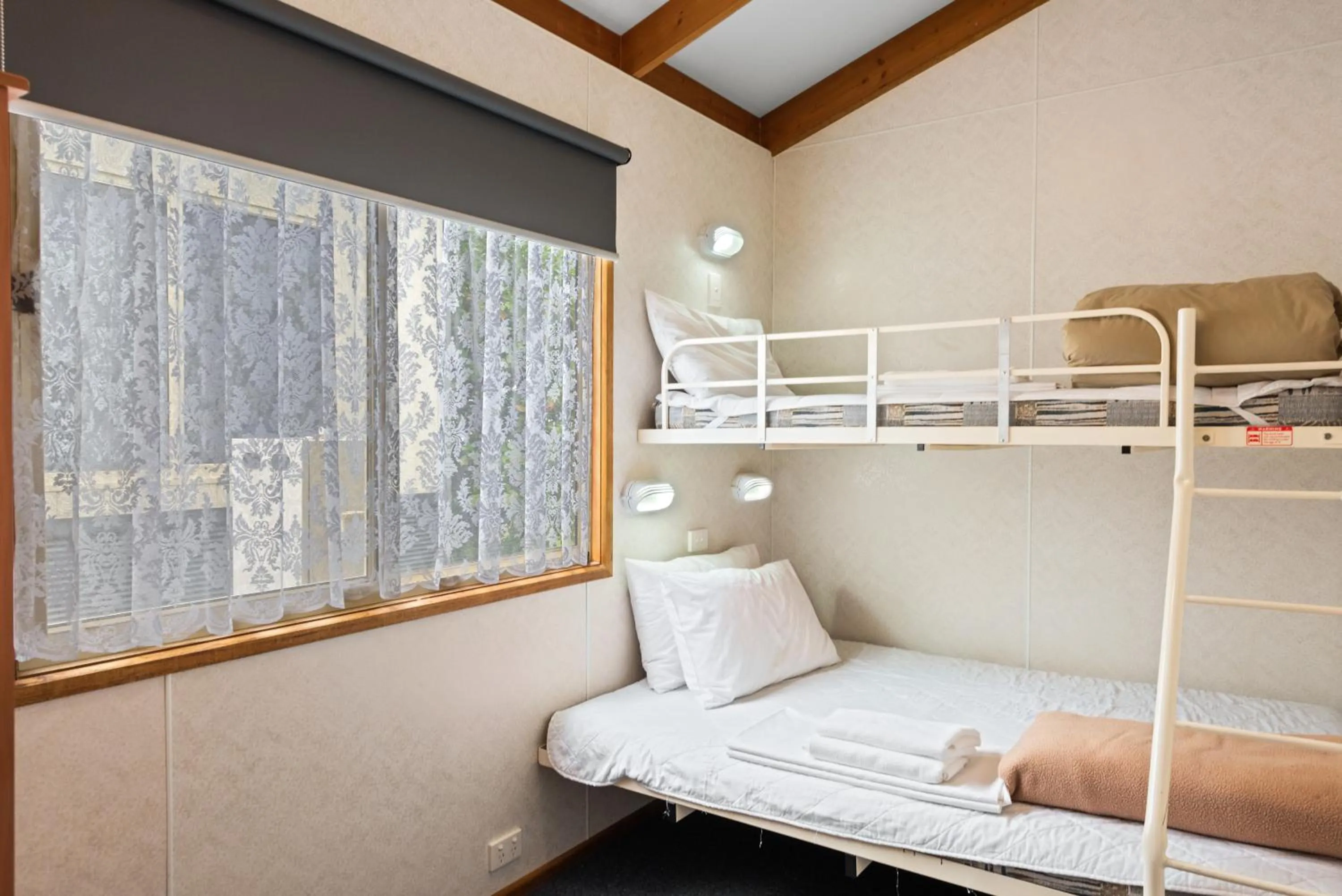 bunk bed, Bed in Discovery Parks - Lake Hume, Victoria