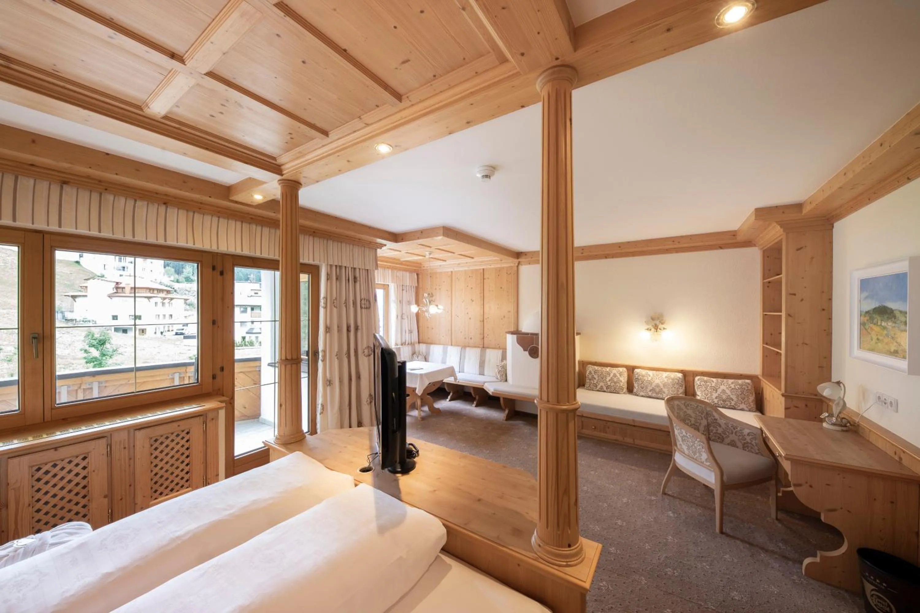 Bedroom, Bed in Superior Hotel Post Ischgl