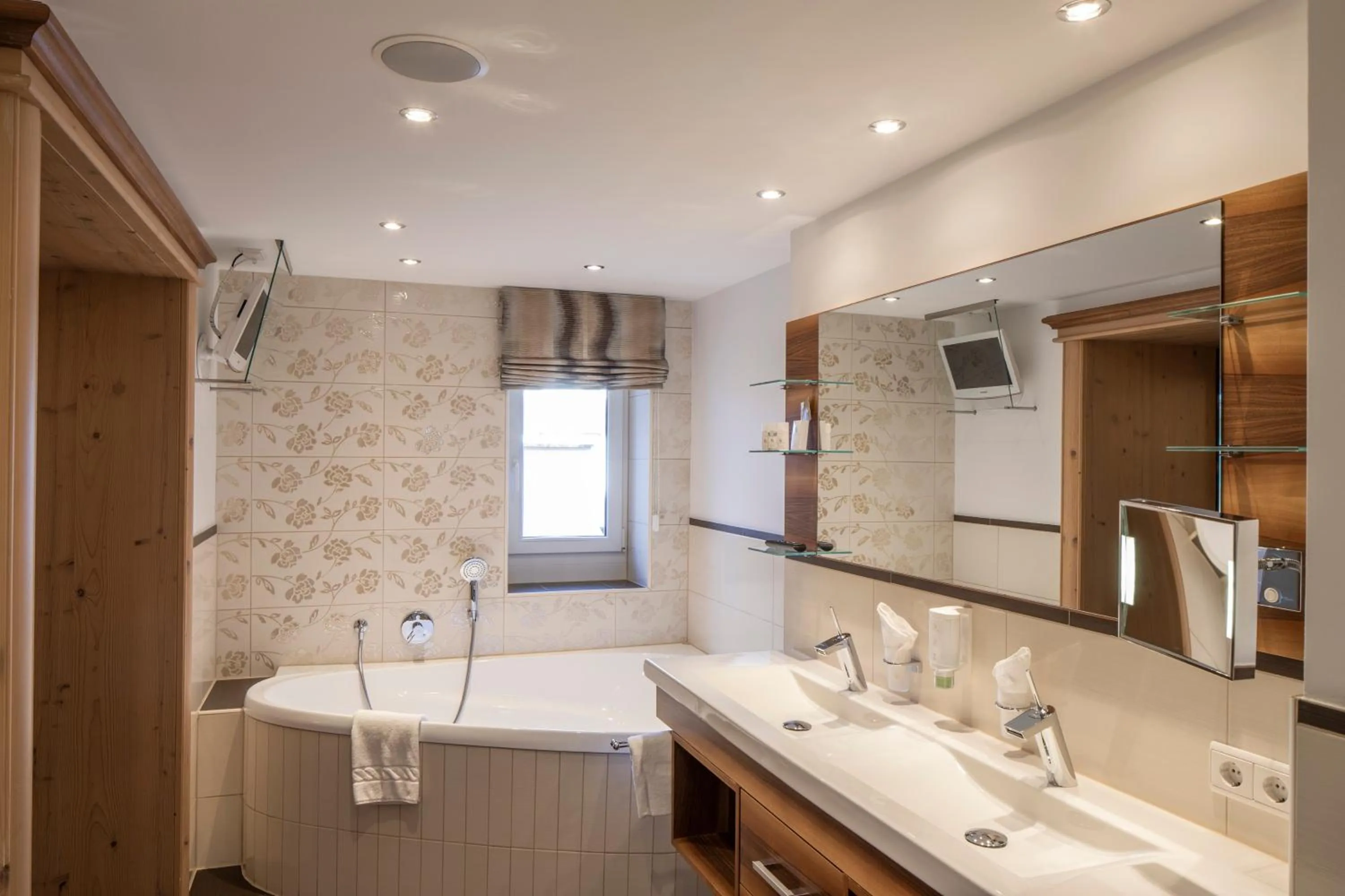 Toilet in Superior Hotel Post Ischgl