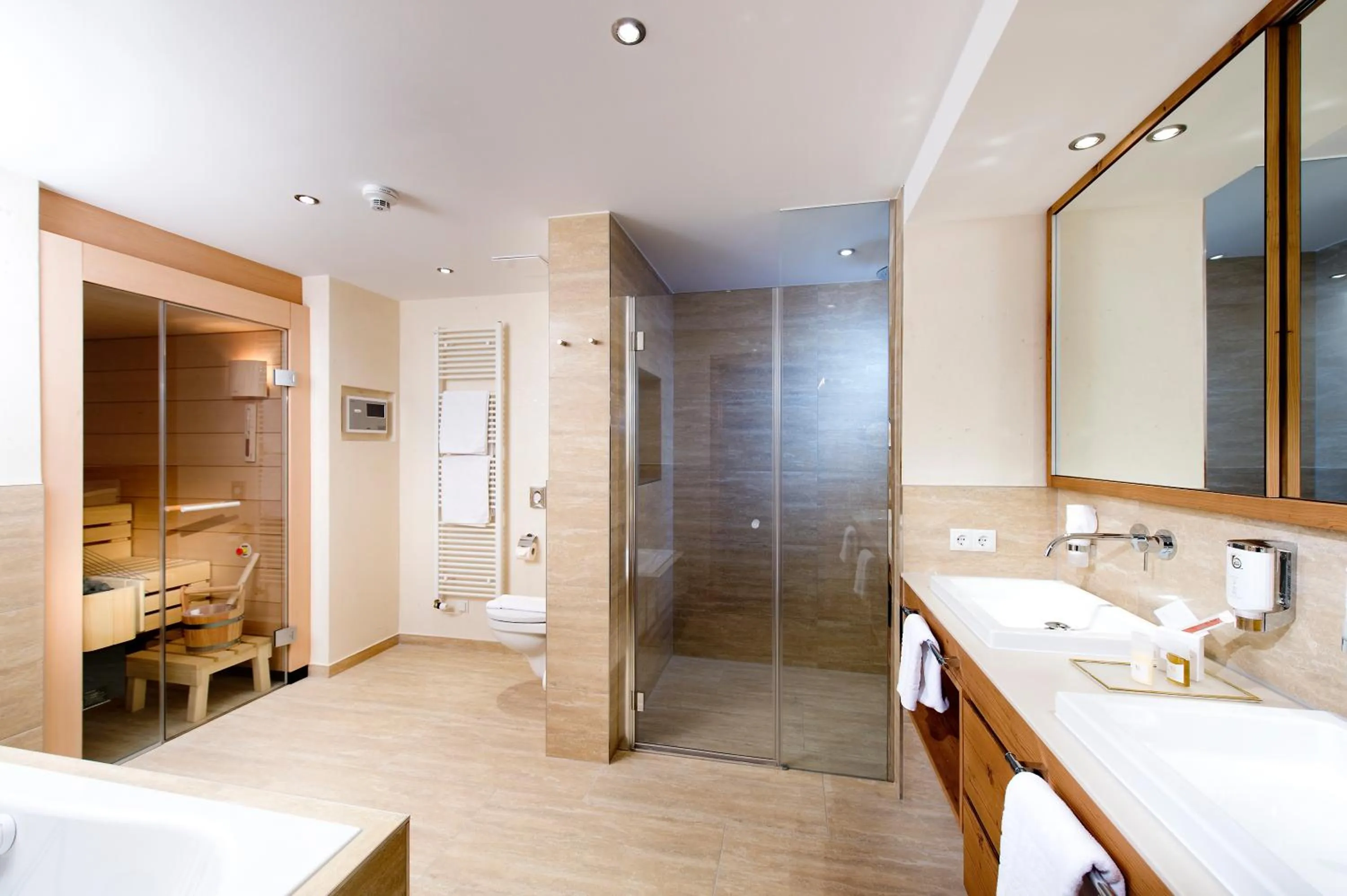 Bathroom in Superior Hotel Post Ischgl