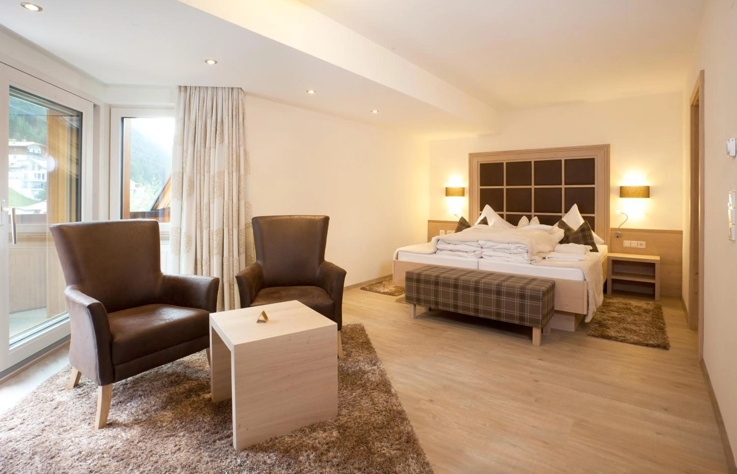 Bedroom, Bed in Superior Hotel Post Ischgl