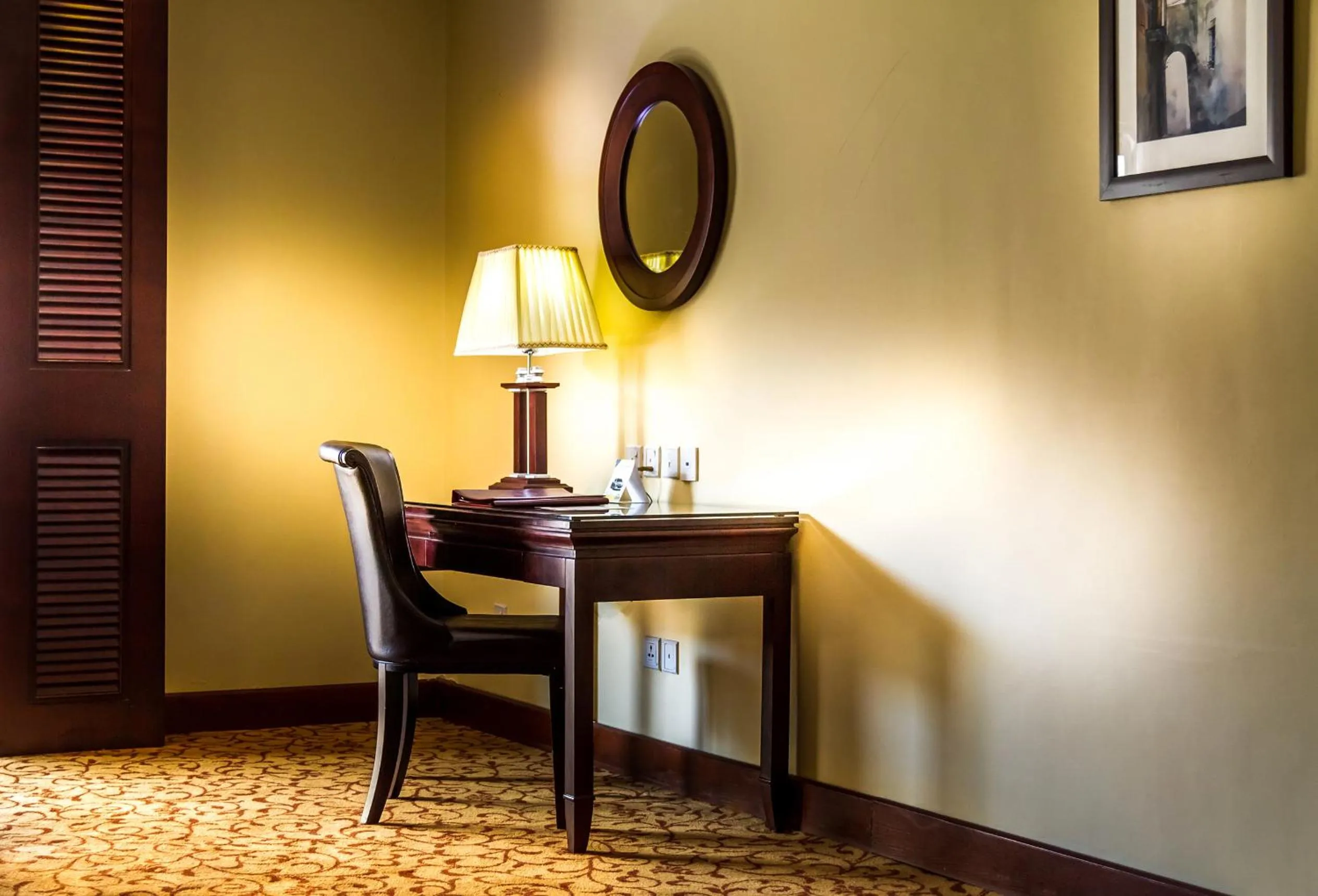 Living room, TV/Entertainment Center in Days Inn Hotel & Suites Amman