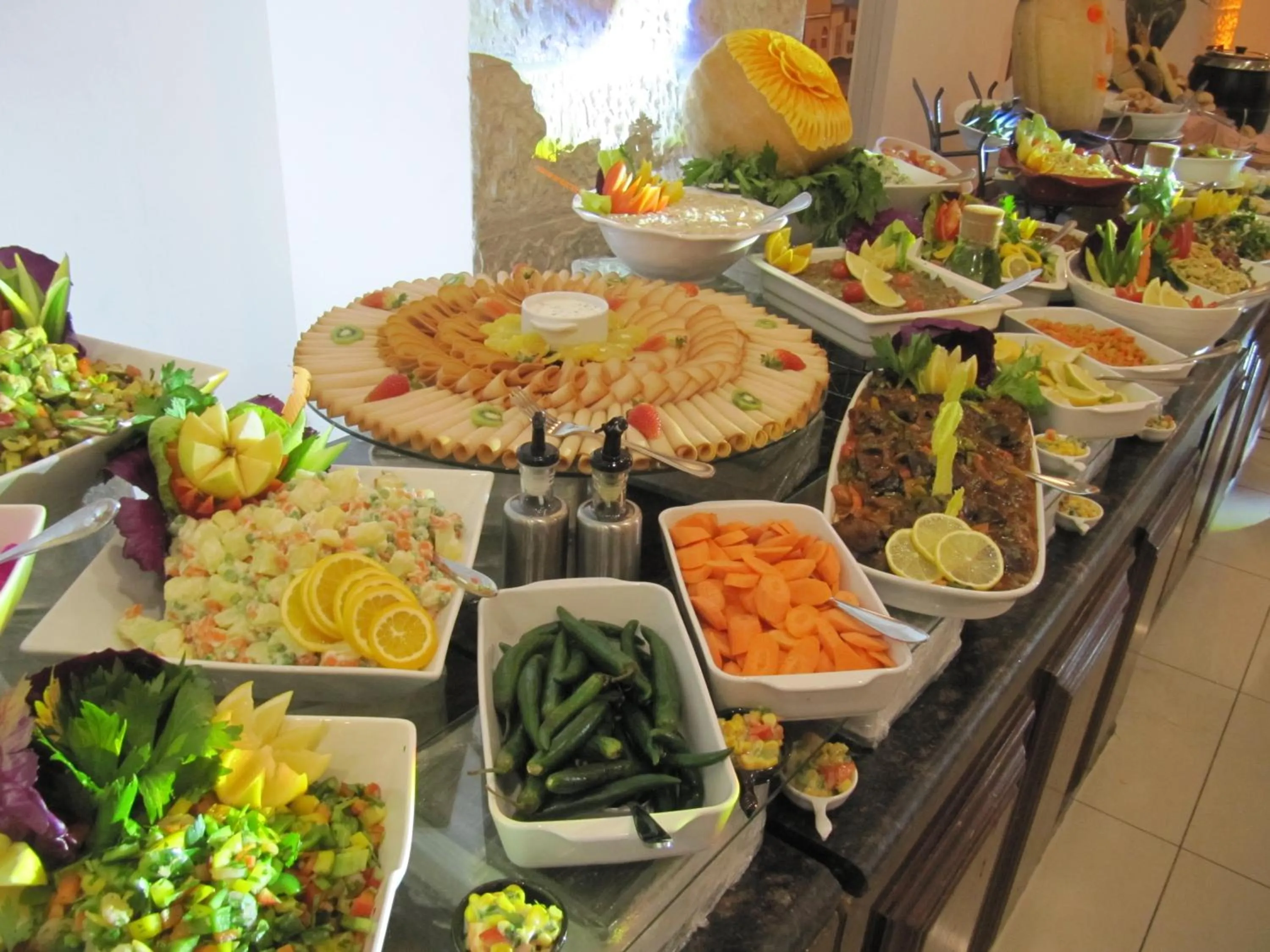 Food and drinks in Edom Hotel