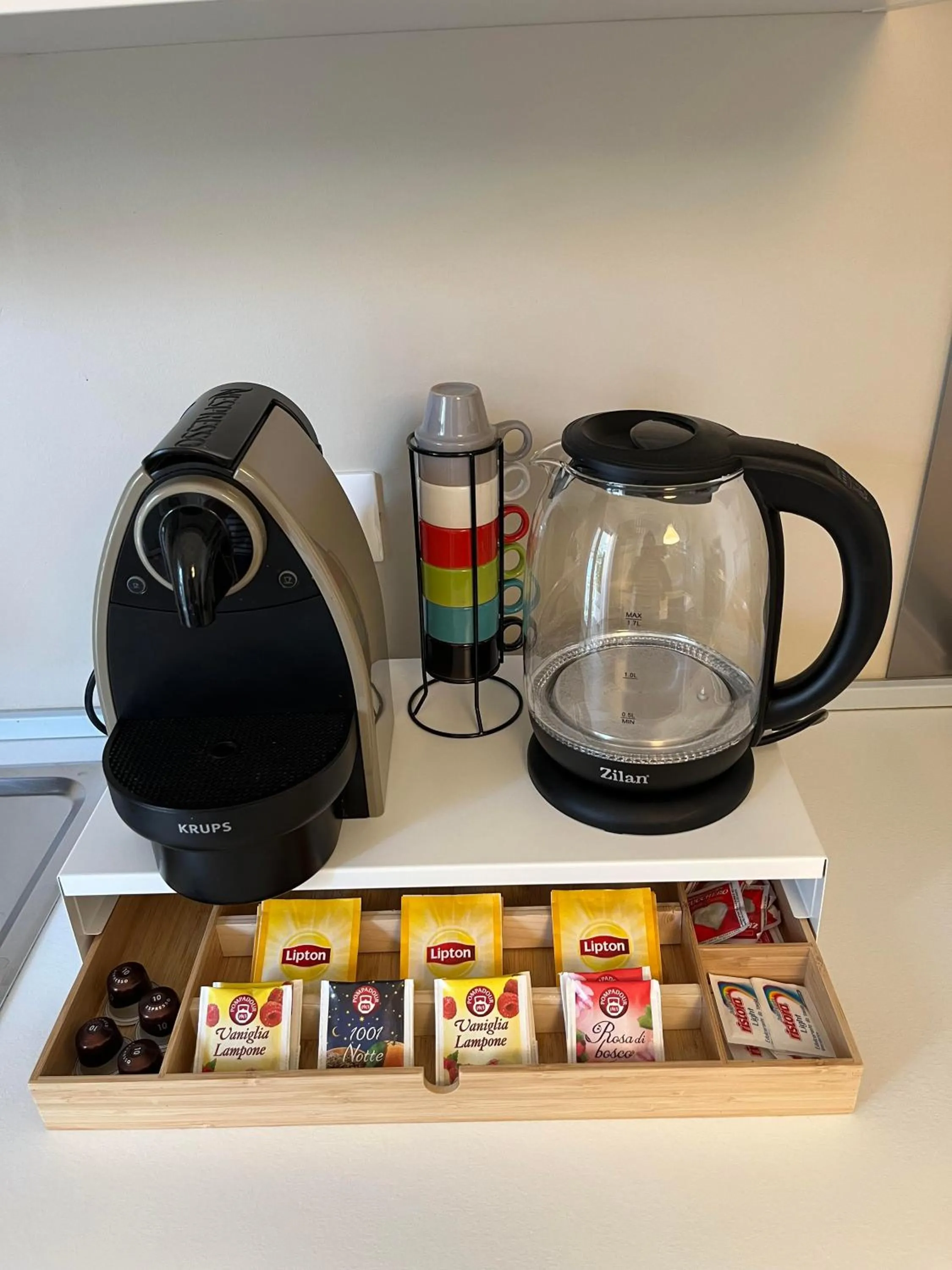 Coffee/tea facilities in Villa Due Giardini