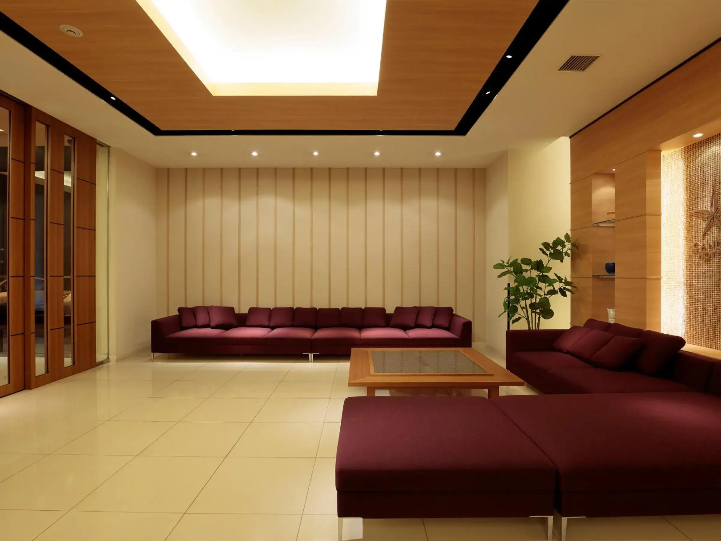 Lobby or reception in Candeo Hotels Ozu Kumamoto Airport Lobby or reception in Candeo Hotels Ozu Kumamoto Airport