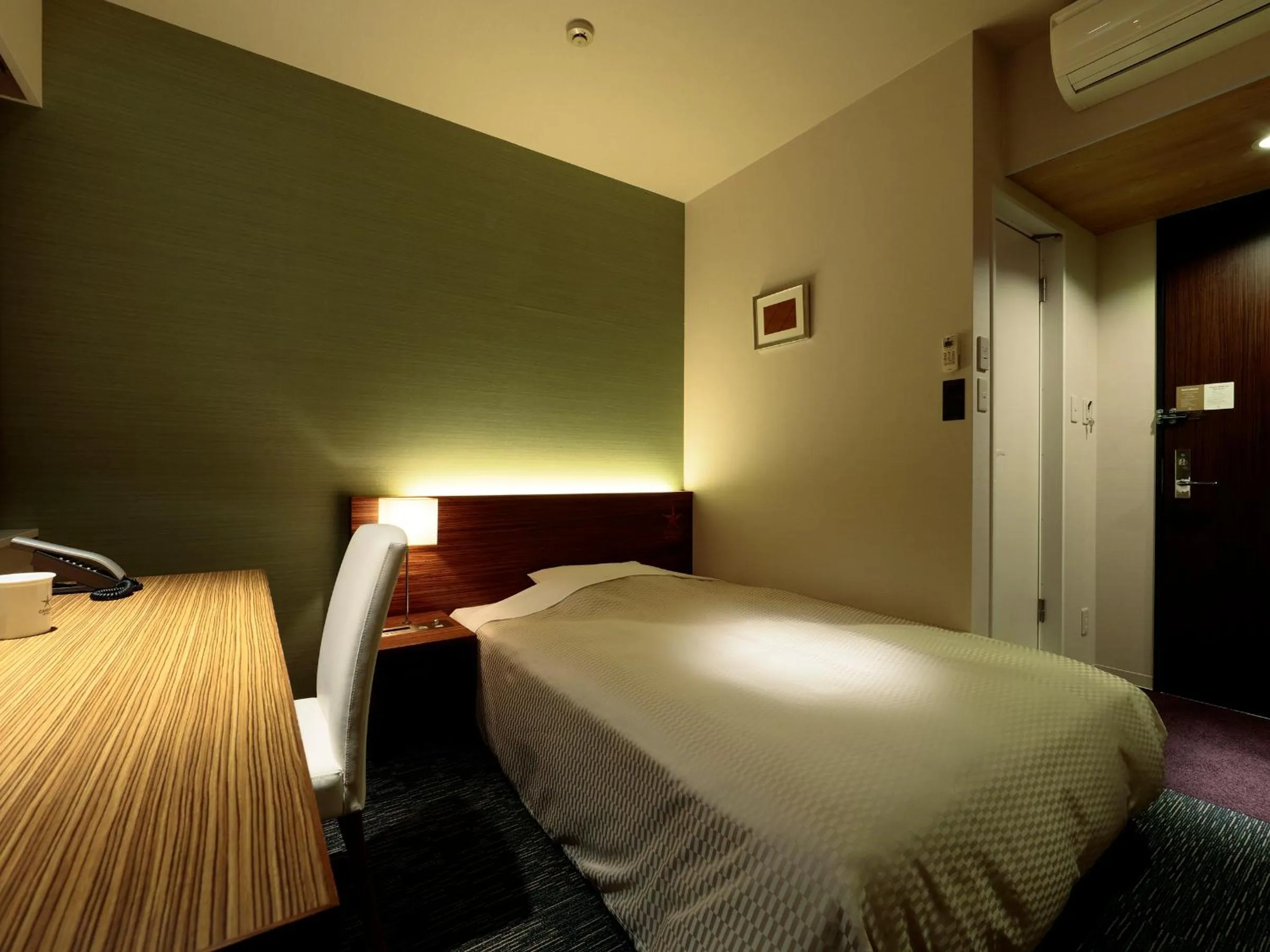 Bedroom, Bed in Candeo Hotels Ozu Kumamoto Airport