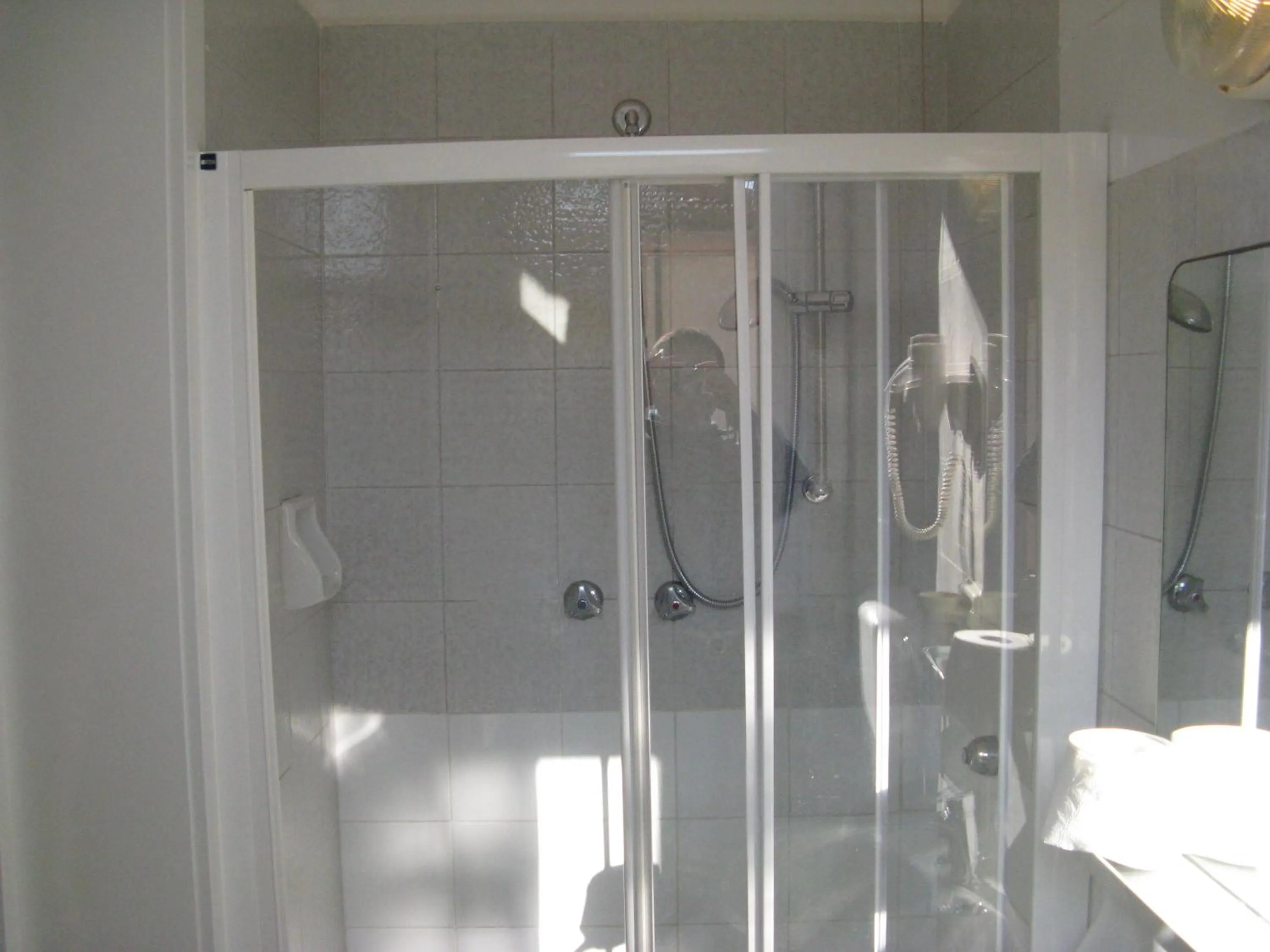 Shower in Hotel Luca