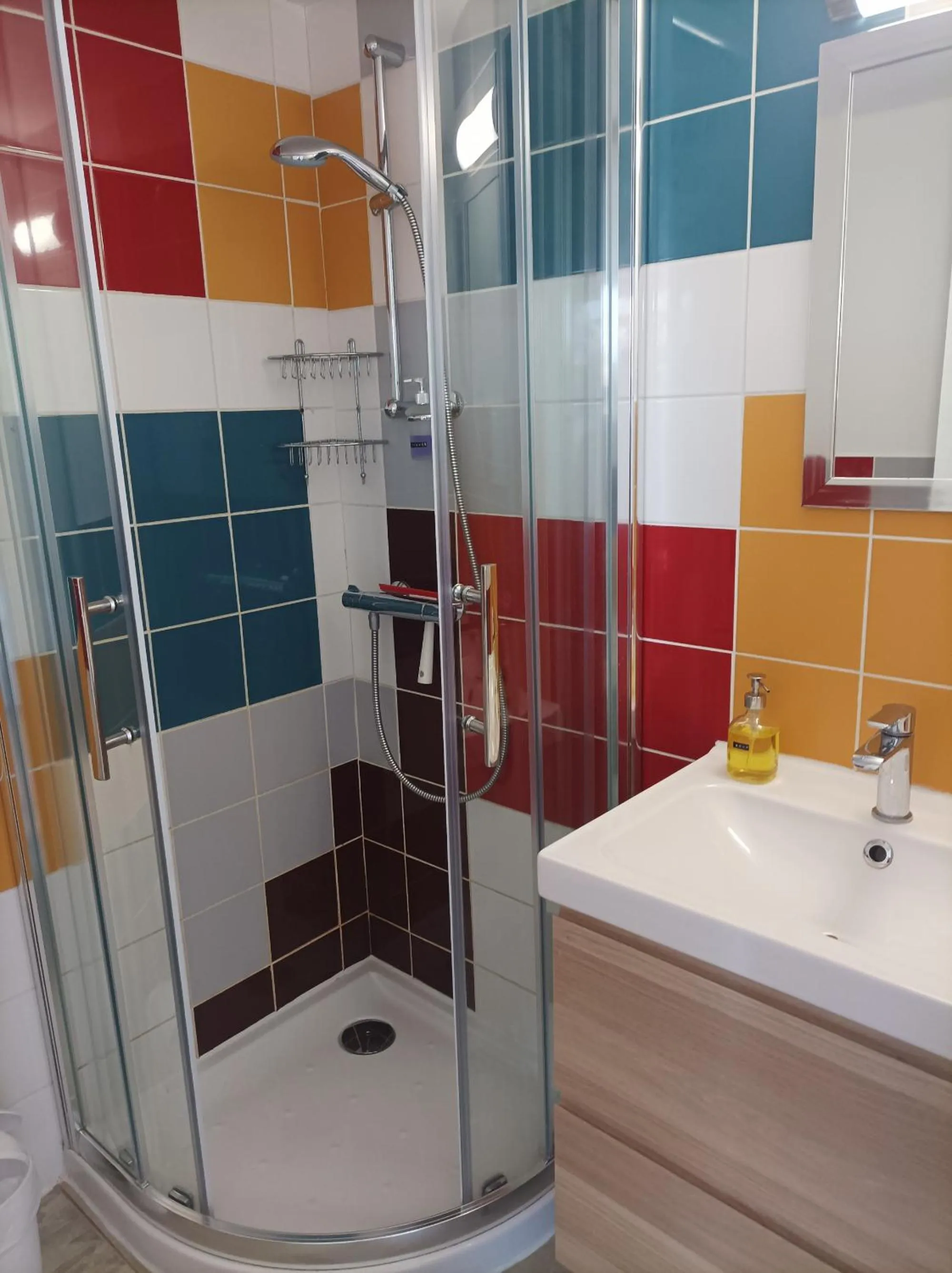 Bathroom in 1001 Ocres