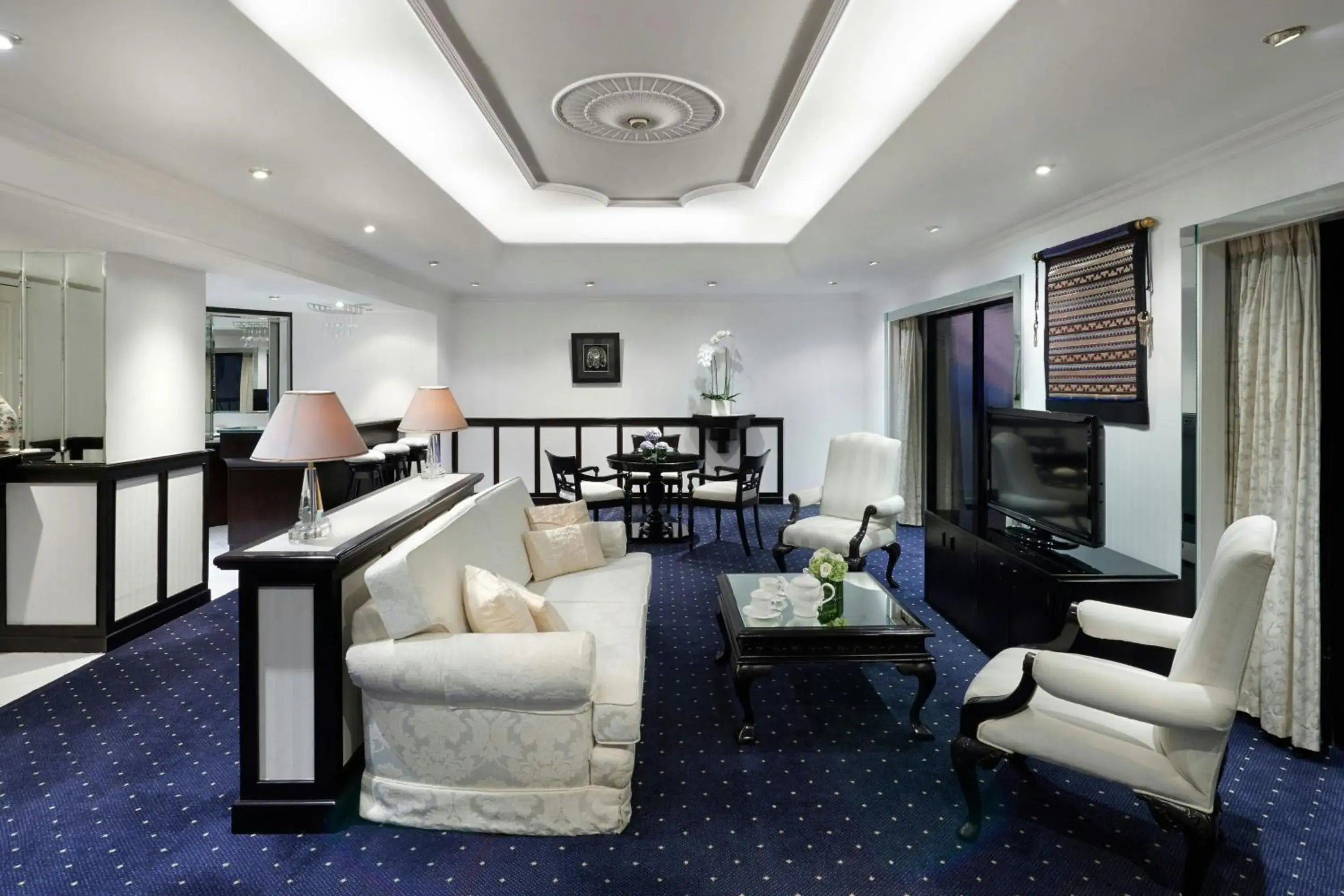 Lounge or bar in Sari Pacific Jakarta, Autograph Collection Lounge or bar in Sari Pacific Jakarta, Autograph Collection