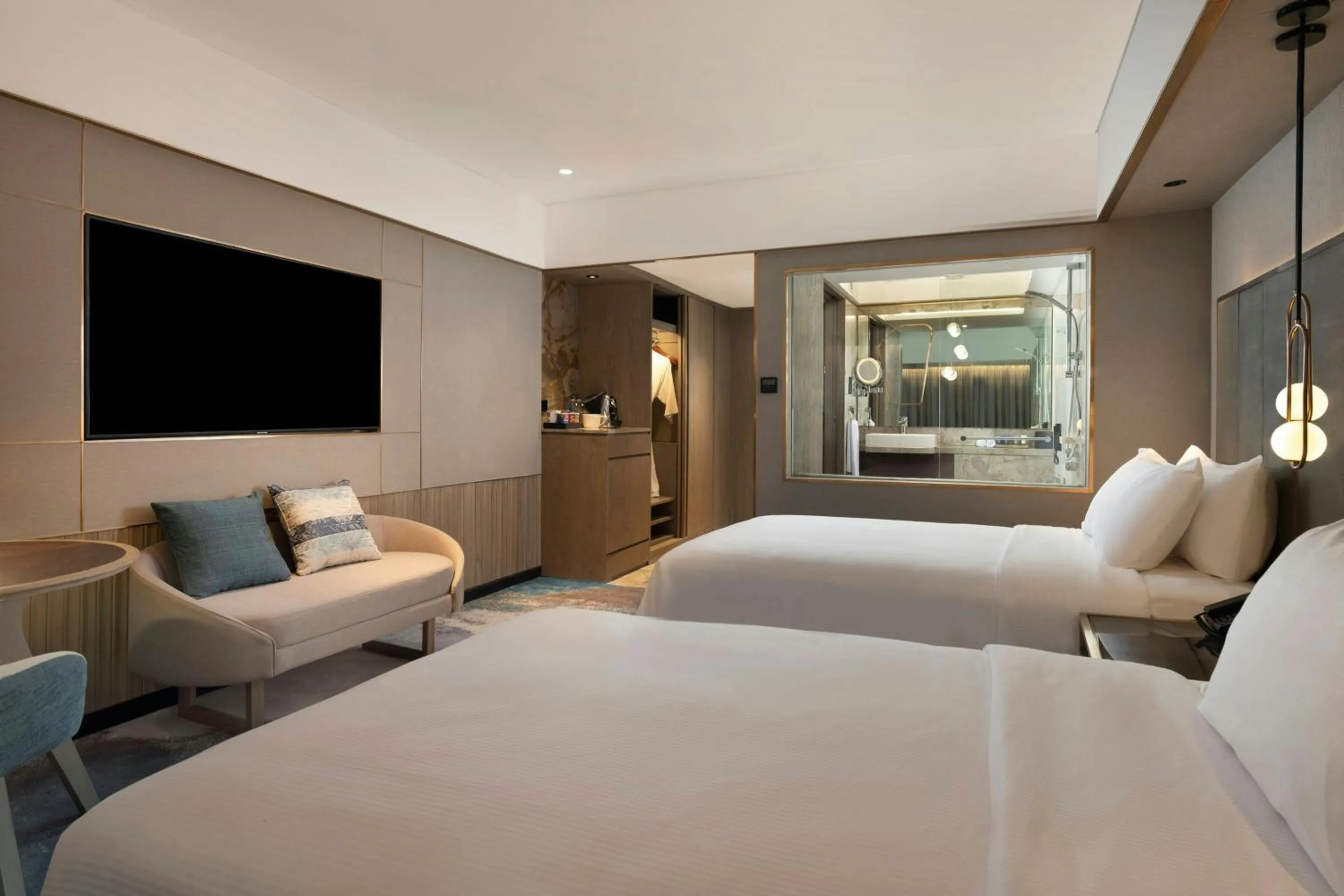 Photo of the whole room, Bed in Sari Pacific Jakarta, Autograph Collection